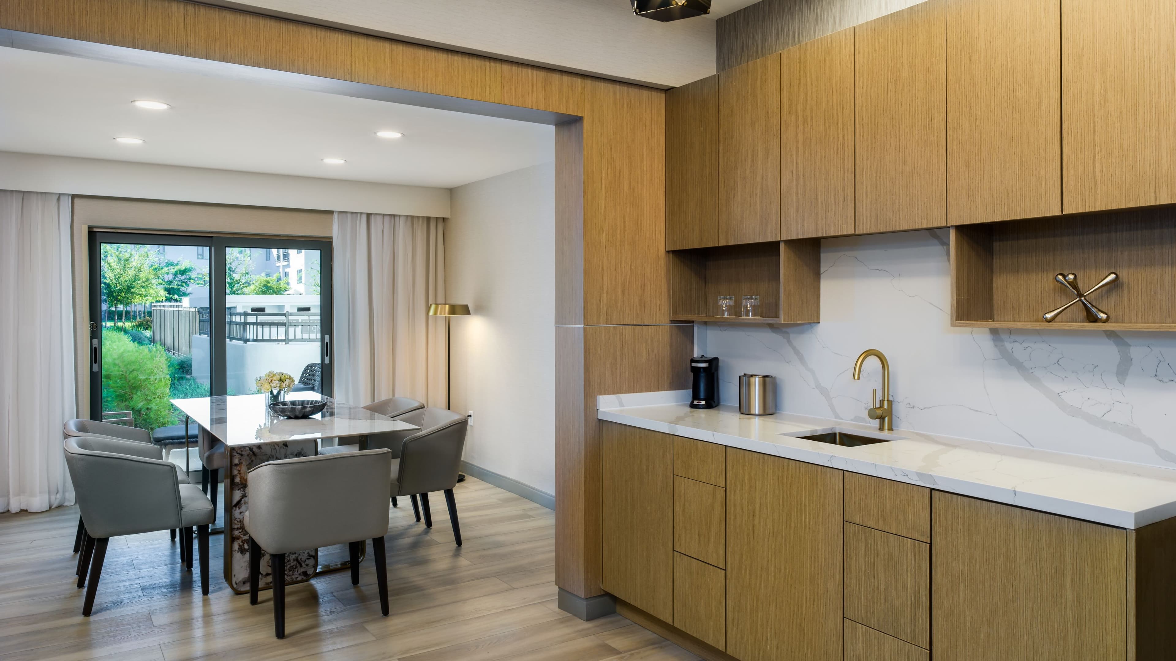 Delta Hotels Ontario Airport — 14
