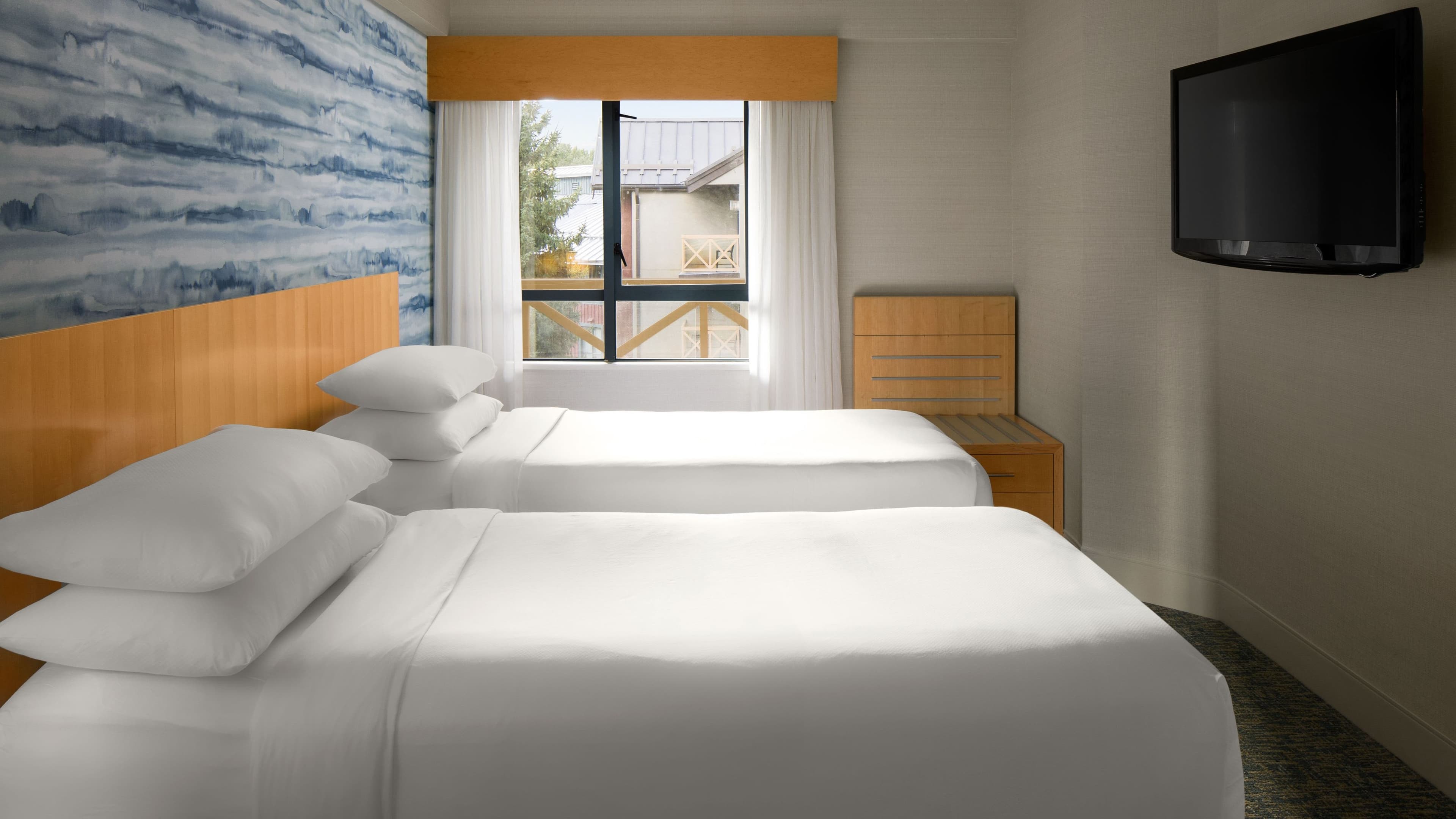 1 Bedroom Family Suite - Image 1