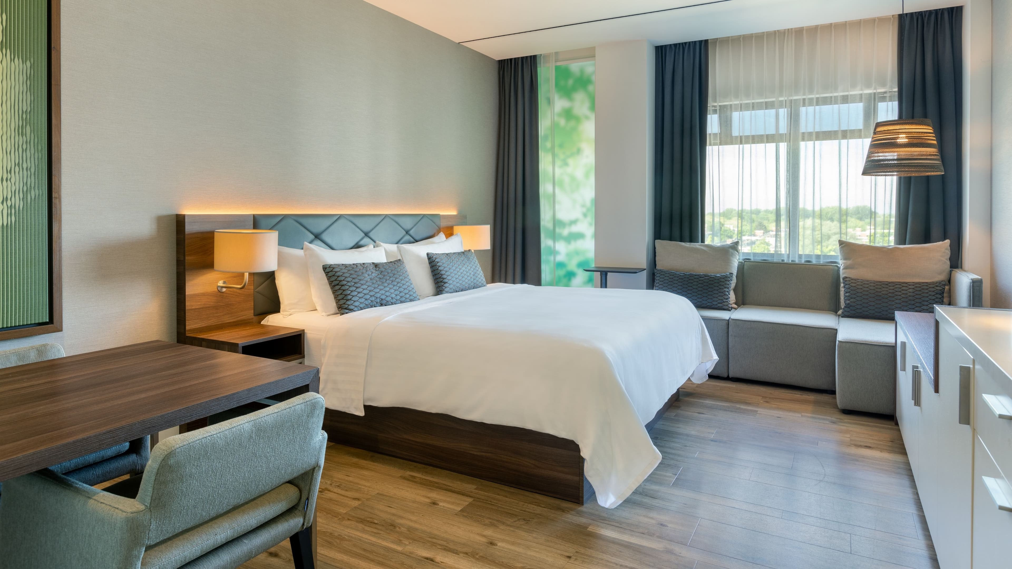 Studio King - Image 2