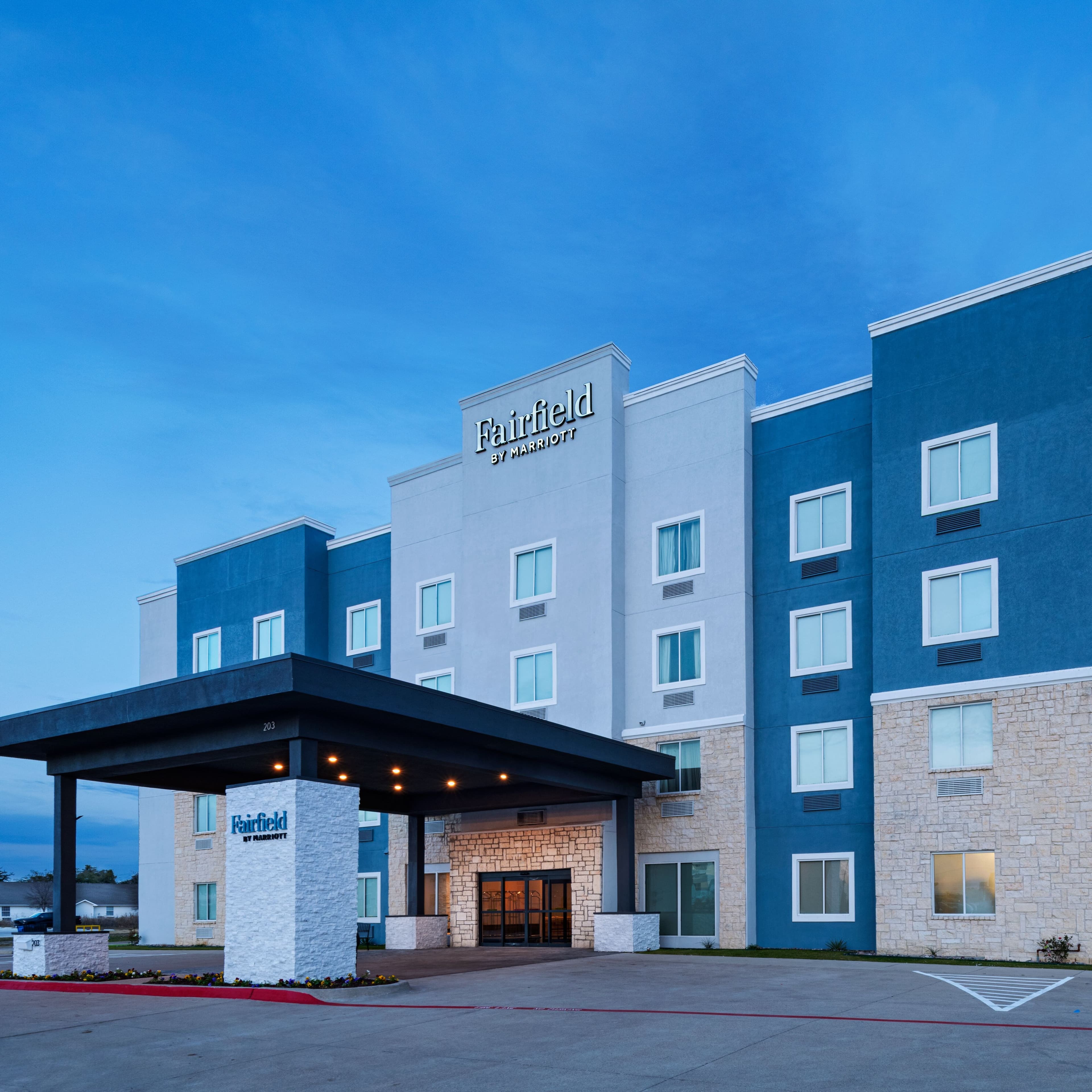 Fairfield Inn & Suites Hillsboro - Image 1