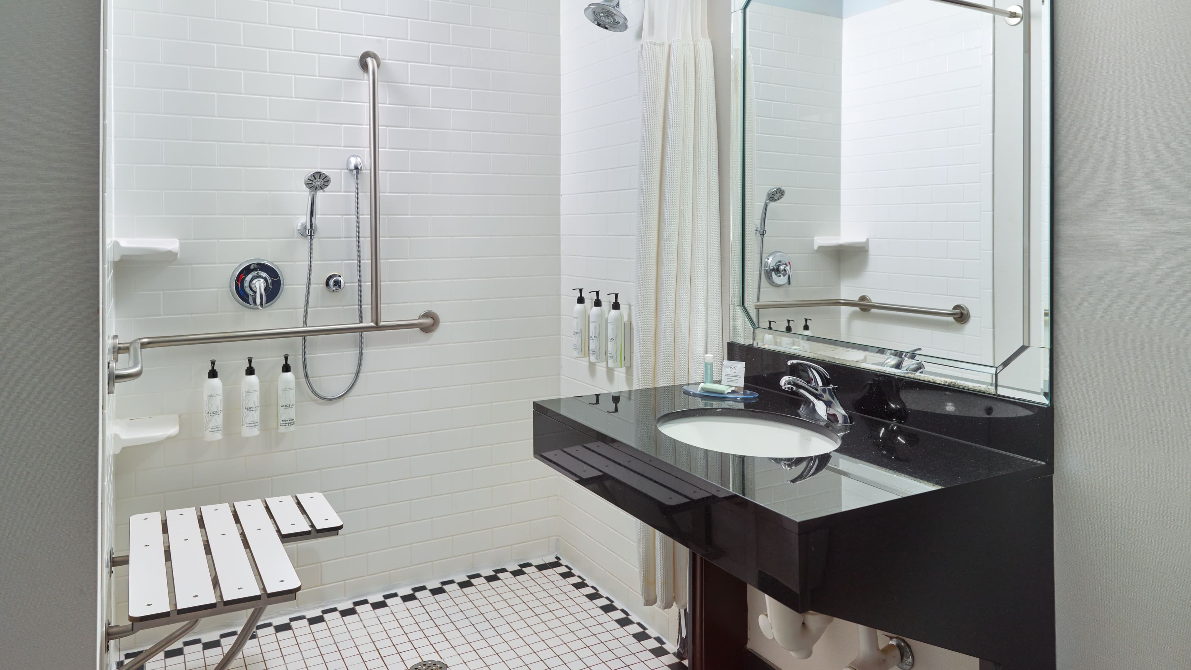 Fairfield Inn & Suites Commerce — 10