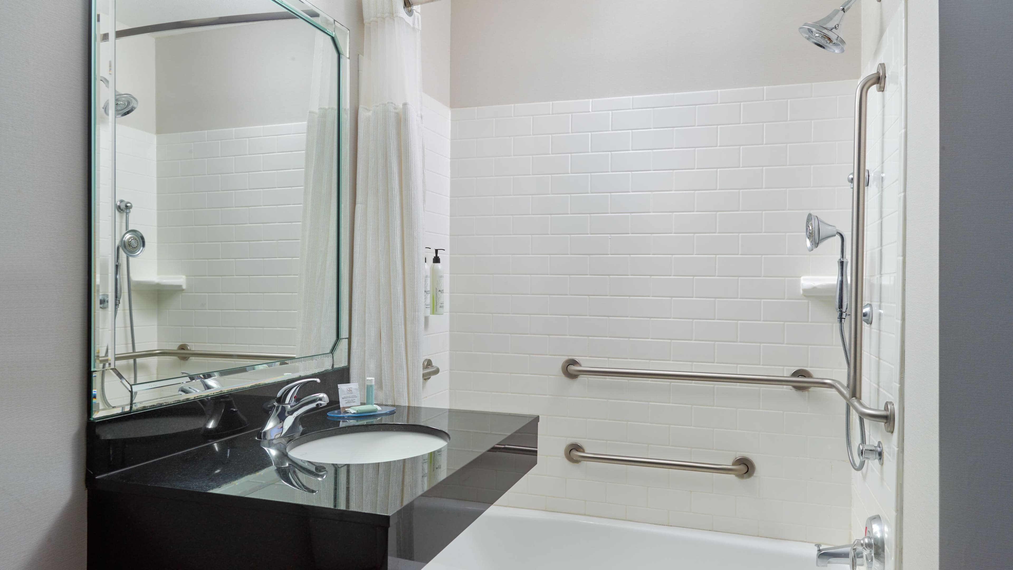 Fairfield Inn & Suites Commerce - Image 5