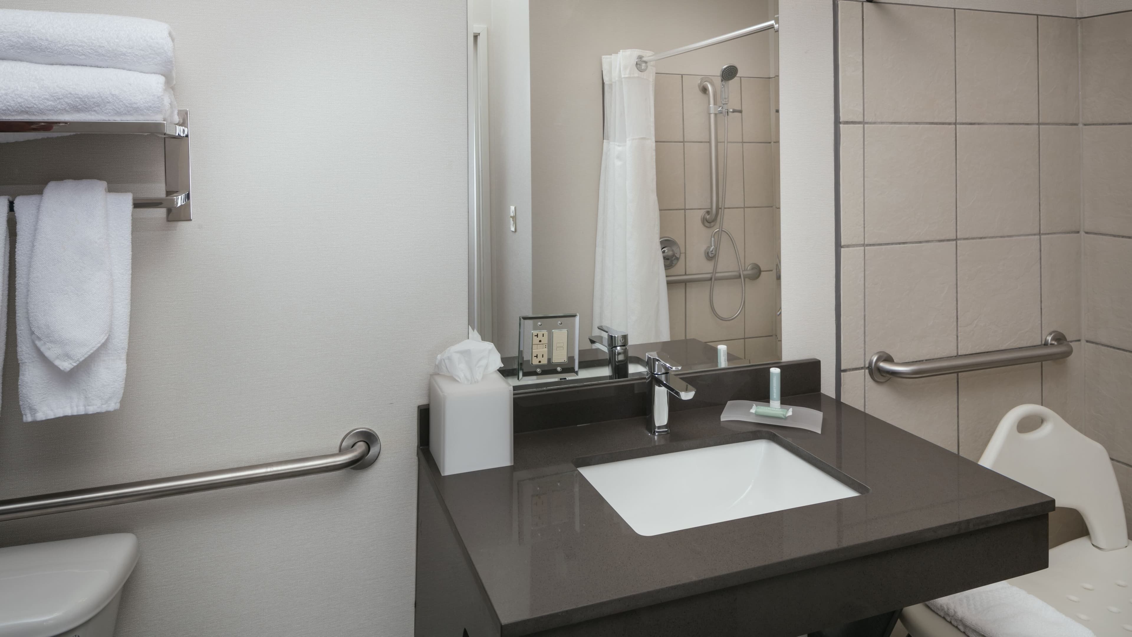Executive Suite - Image 6