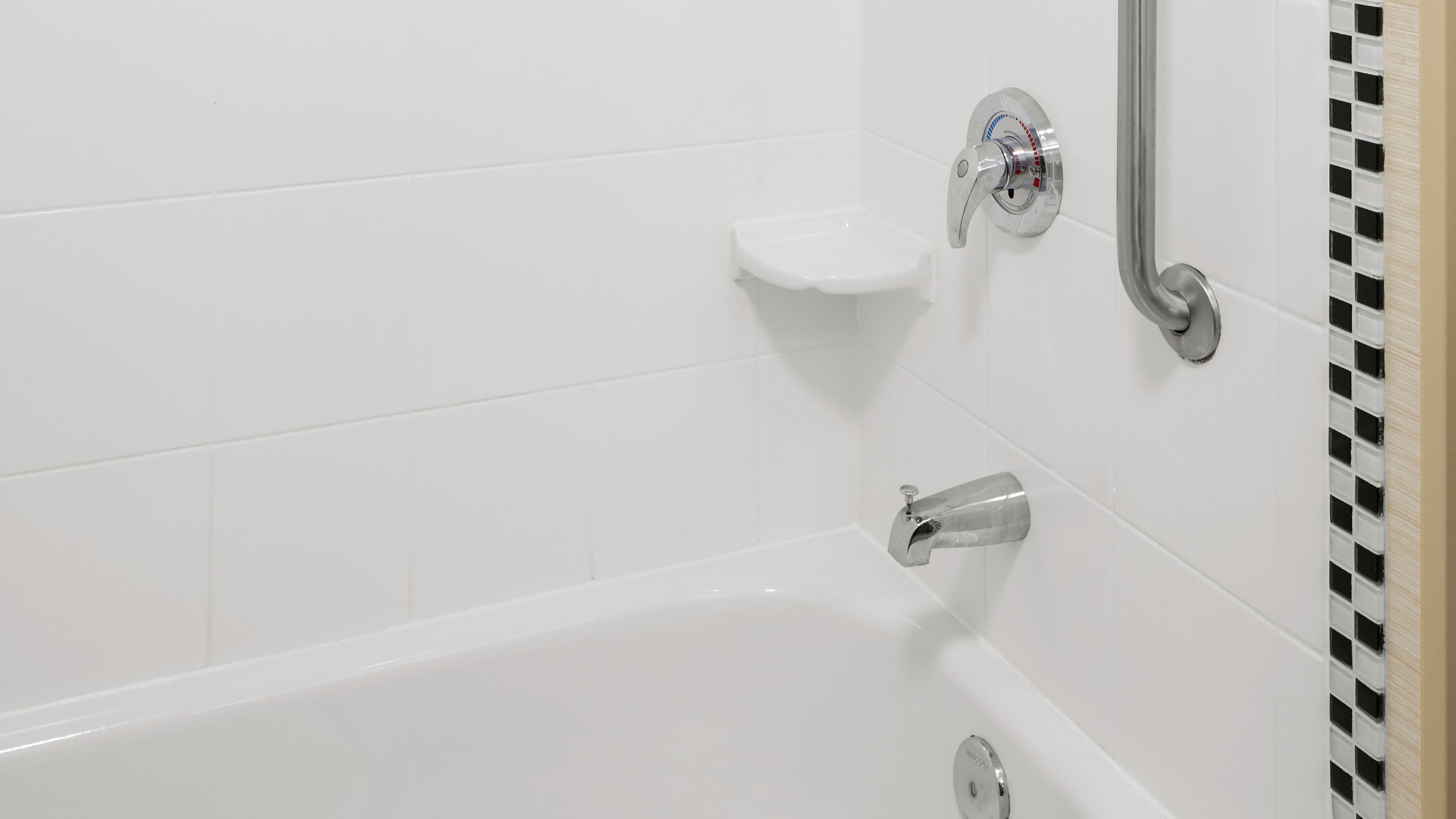 Fairfield Inn & Suites Bedford — 7