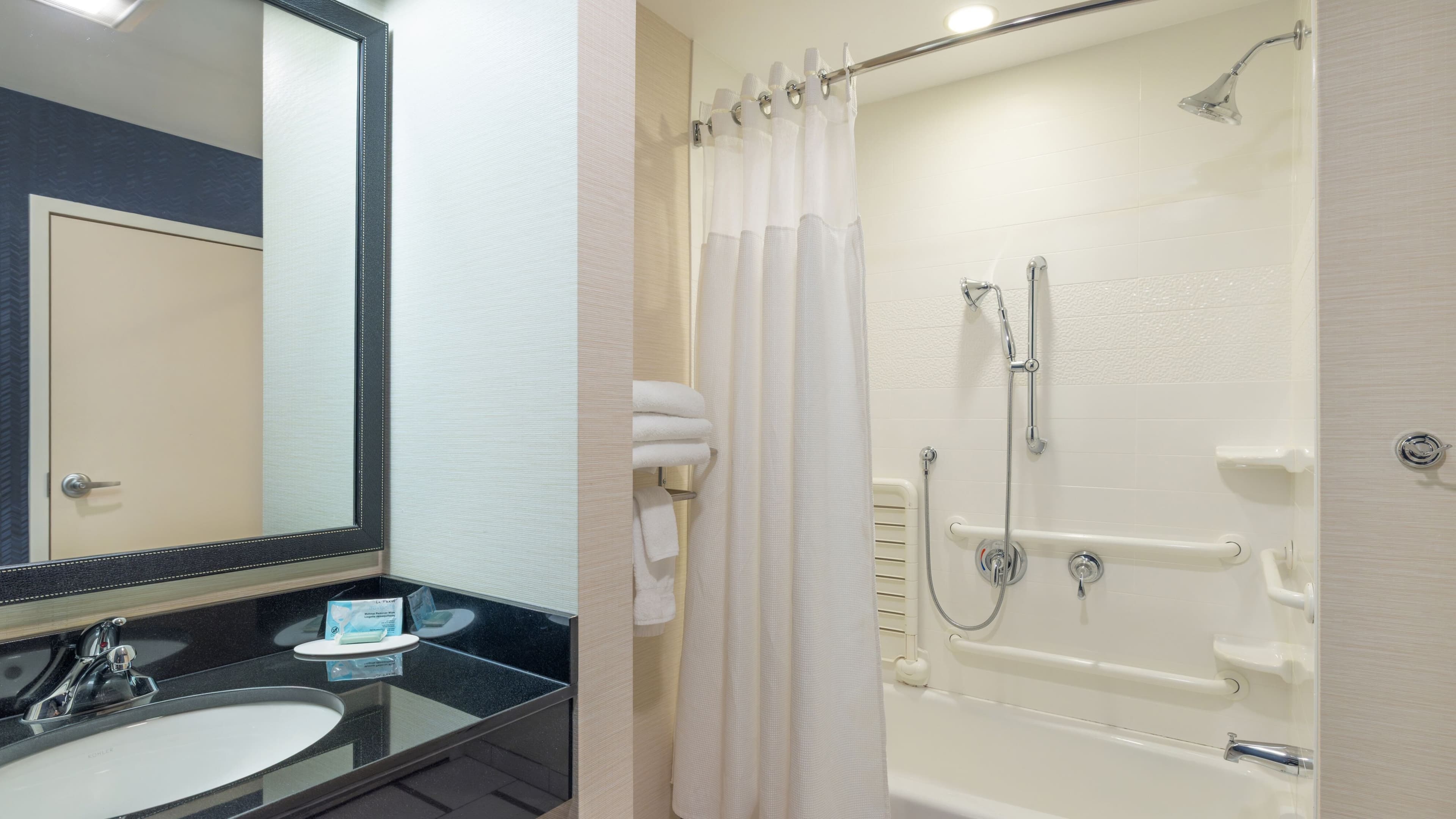 Fairfield Inn & Suites Springfield Northampton/Amherst — 8