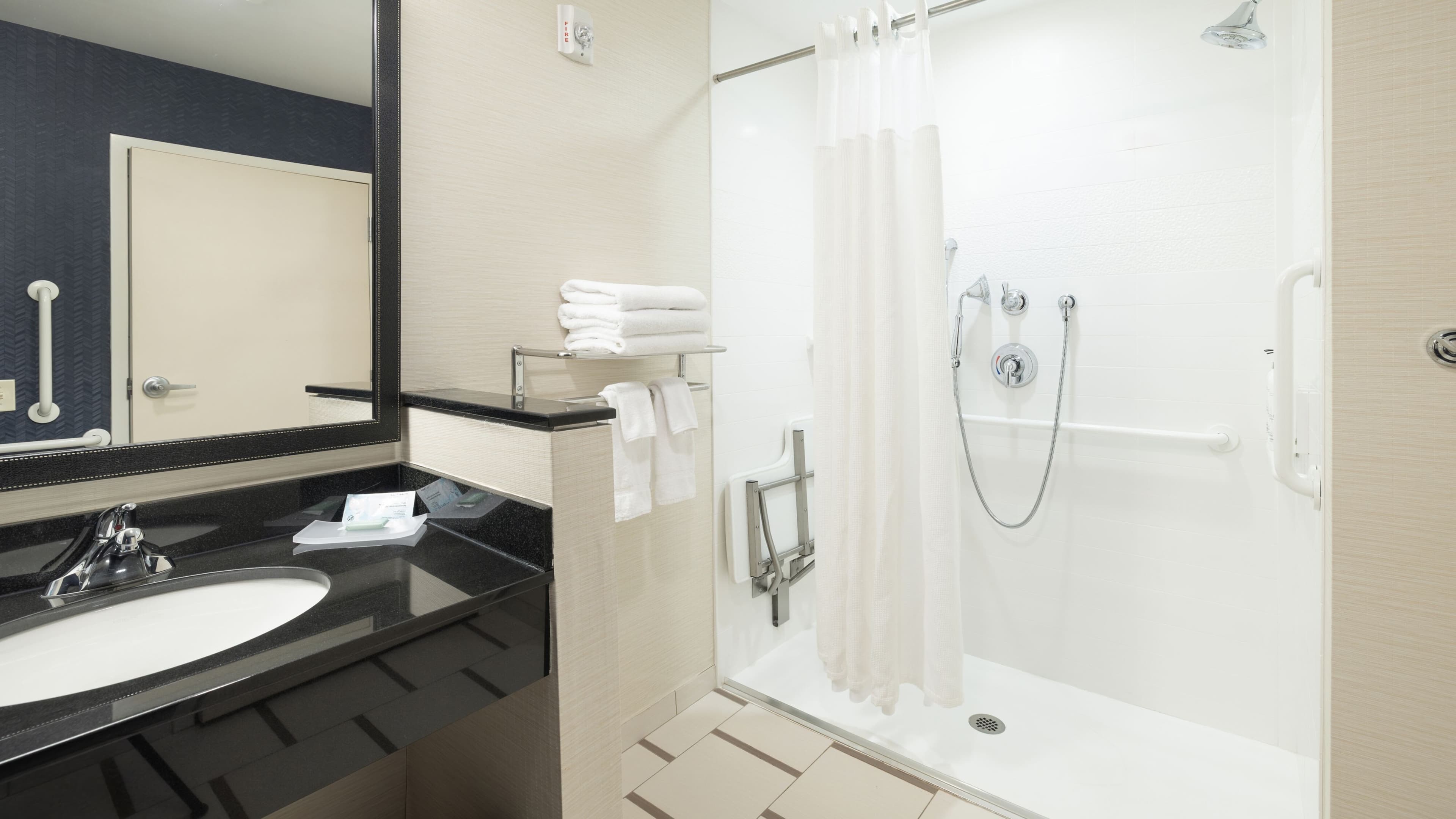 Fairfield Inn & Suites Springfield Northampton/Amherst - Image 4