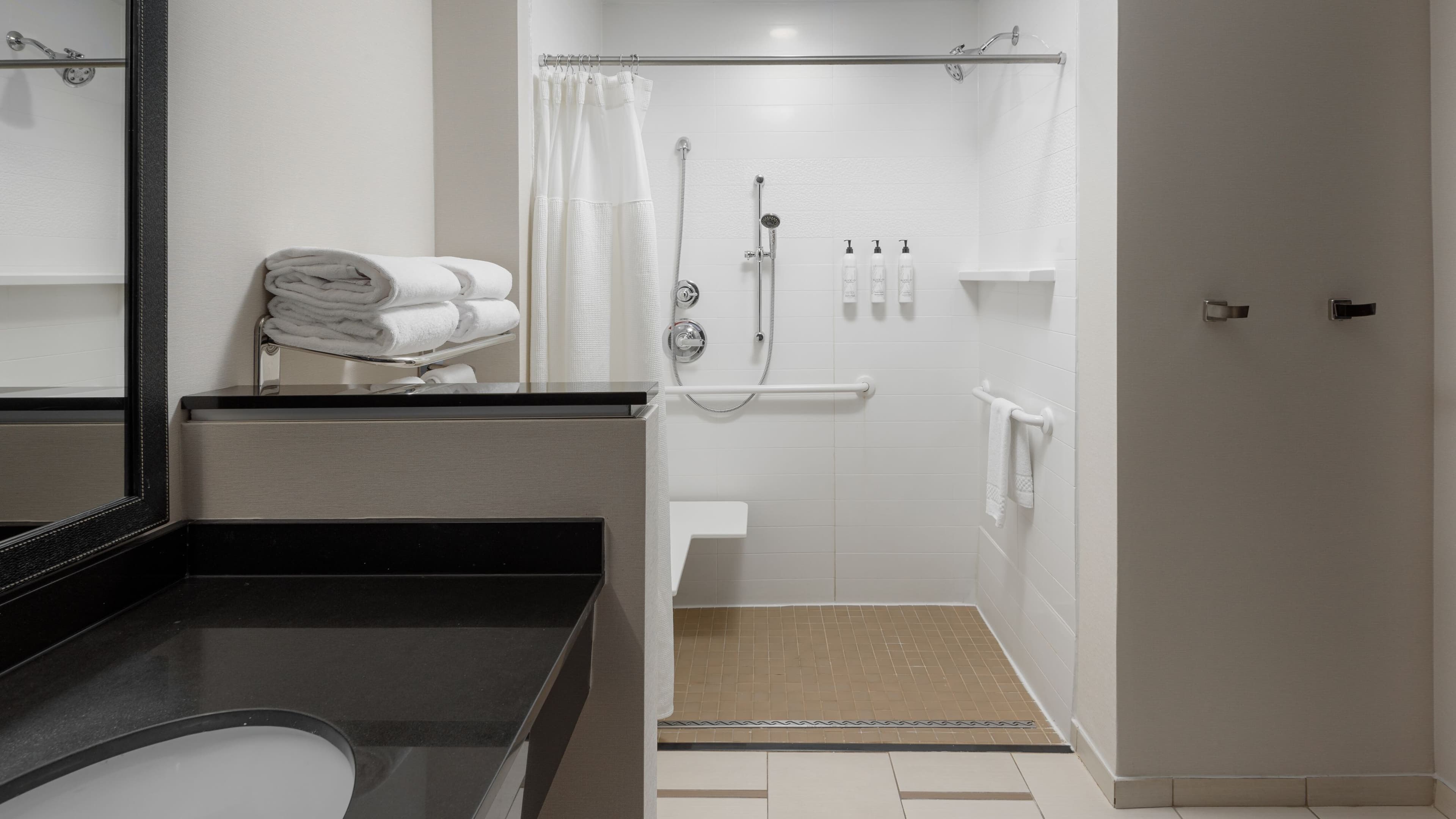 Fairfield Inn & Suites Columbia — 7