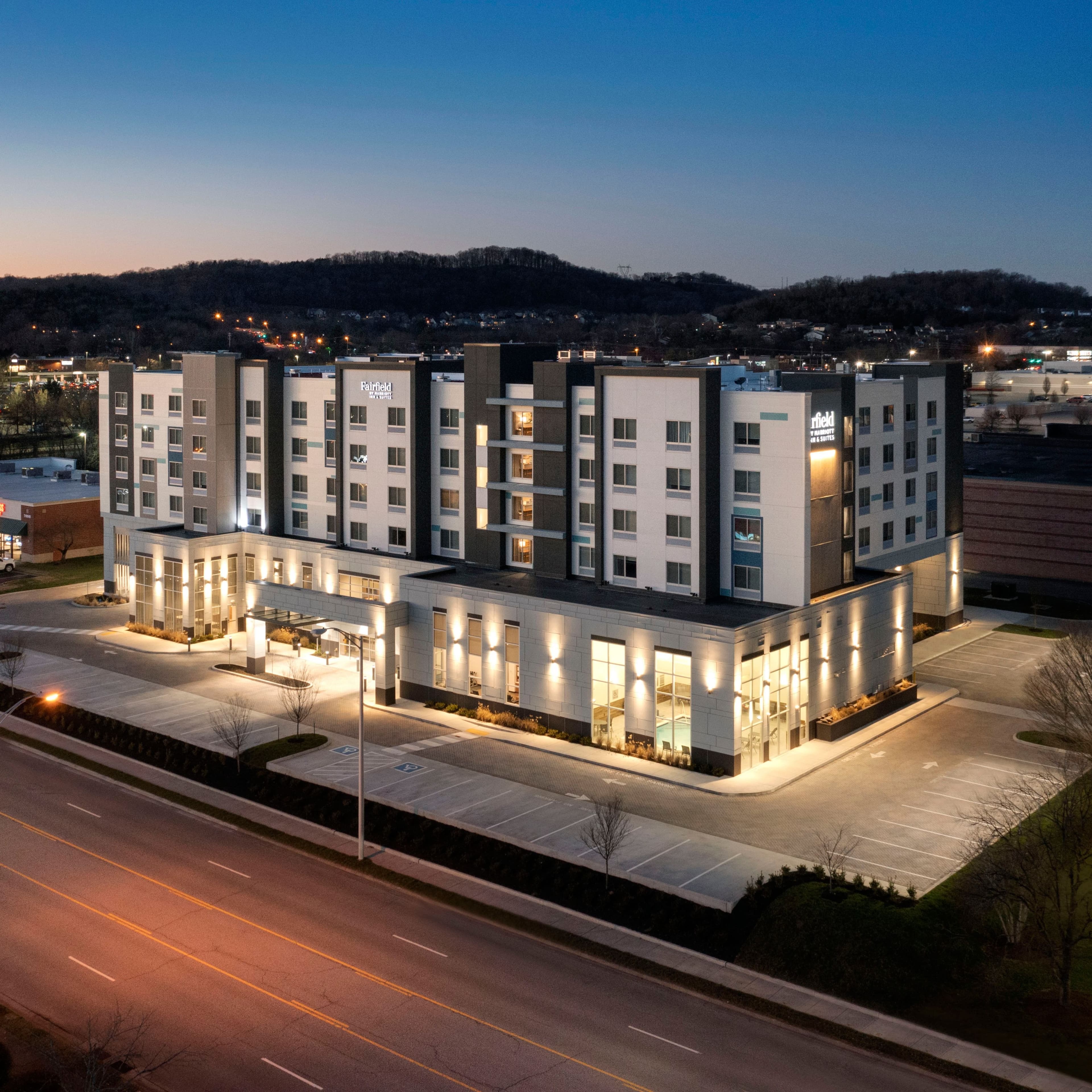 Fairfield Inn & Suites Franklin Cool Springs - Image 1