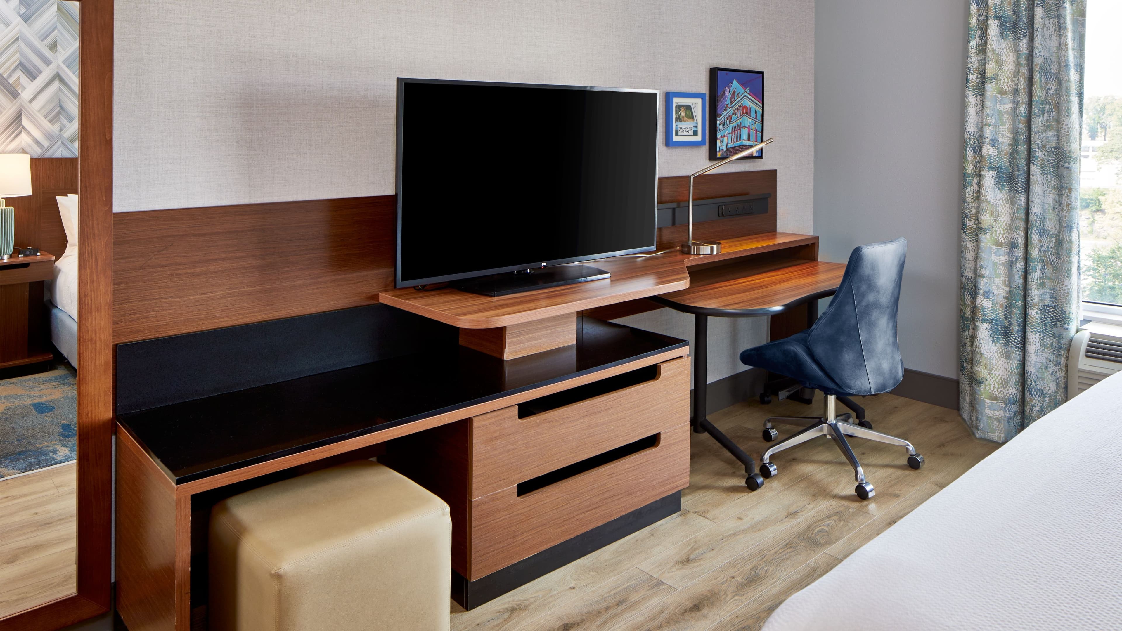 Fairfield Inn & Suites Nashville Downtown/The Gulch - Image 5
