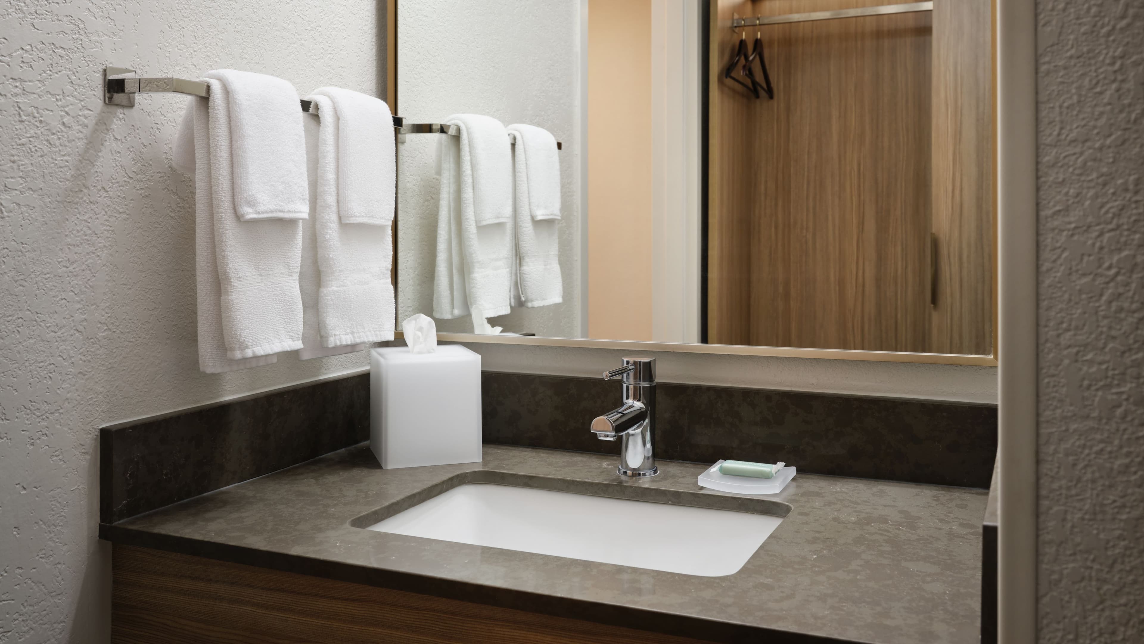 Fairfield Inn & Suites Brunswick — 11