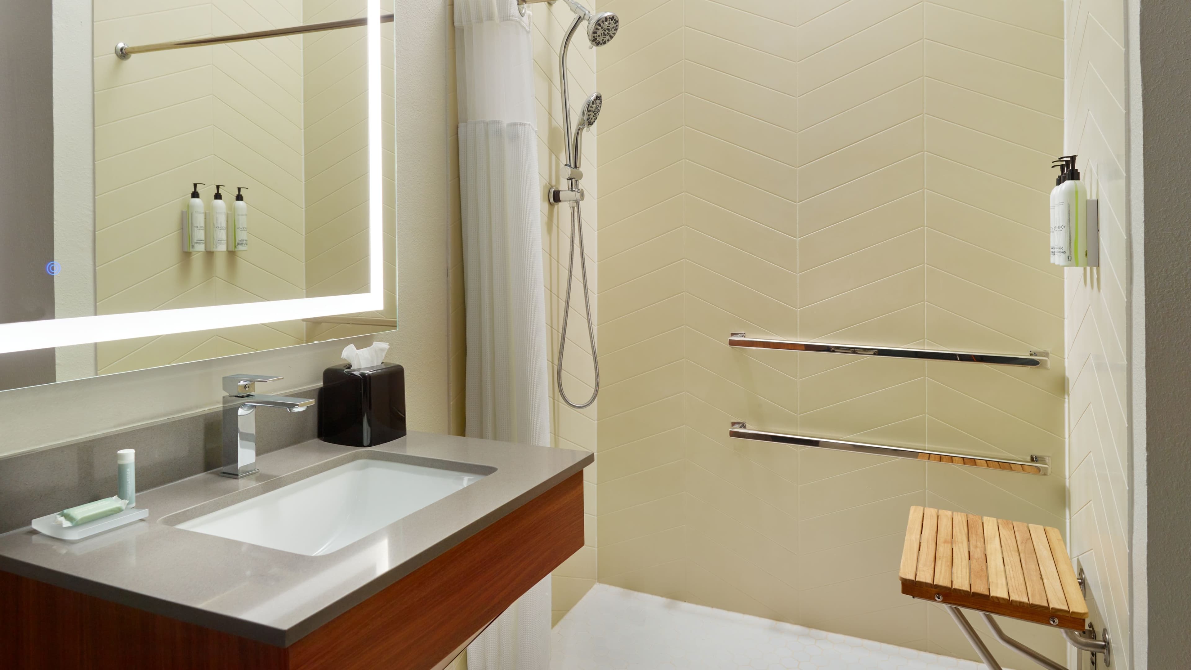 Fairfield Inn & Suites Charleston North/University Area — 8