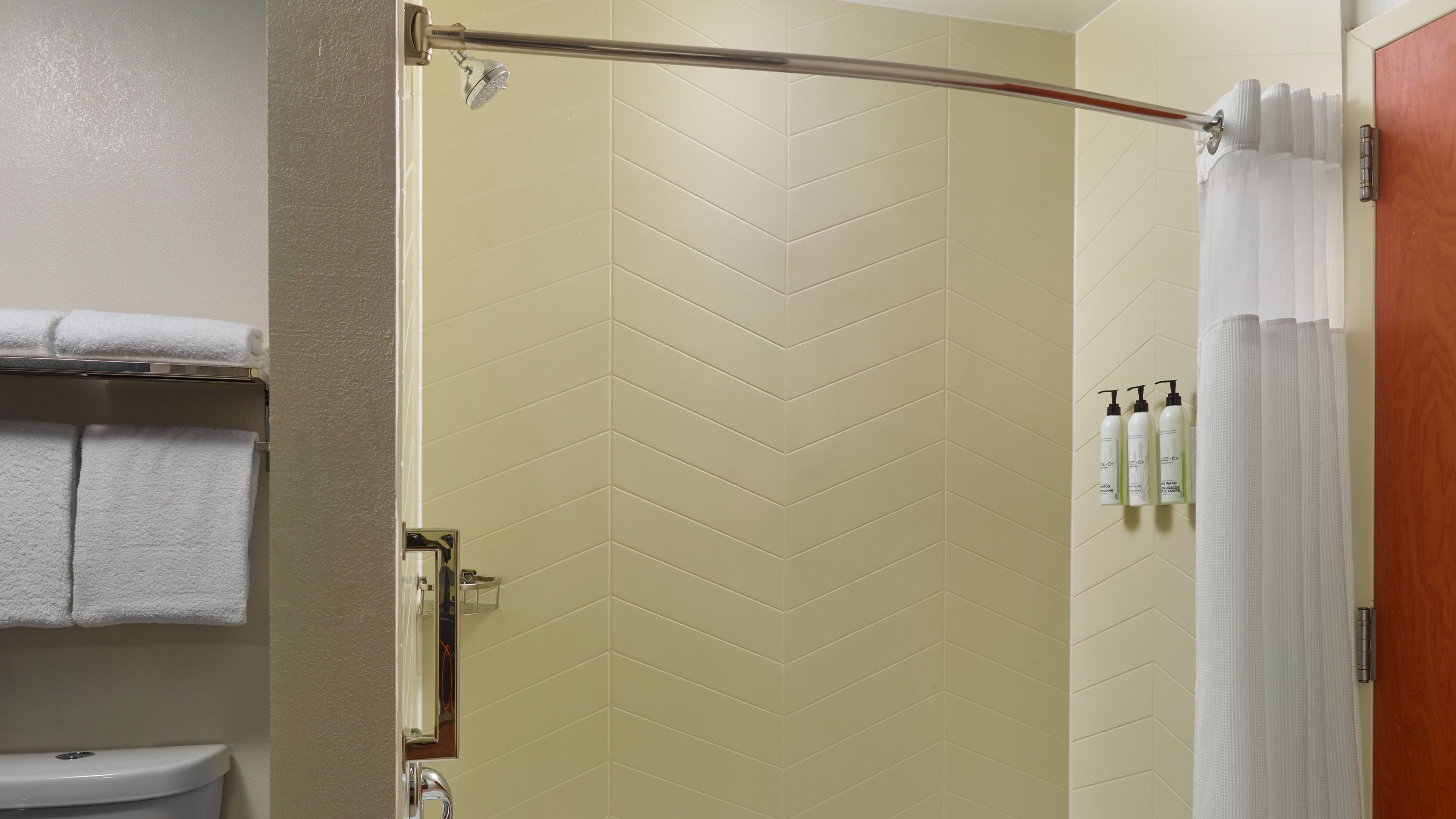 Fairfield Inn & Suites Charleston North/University Area — 10