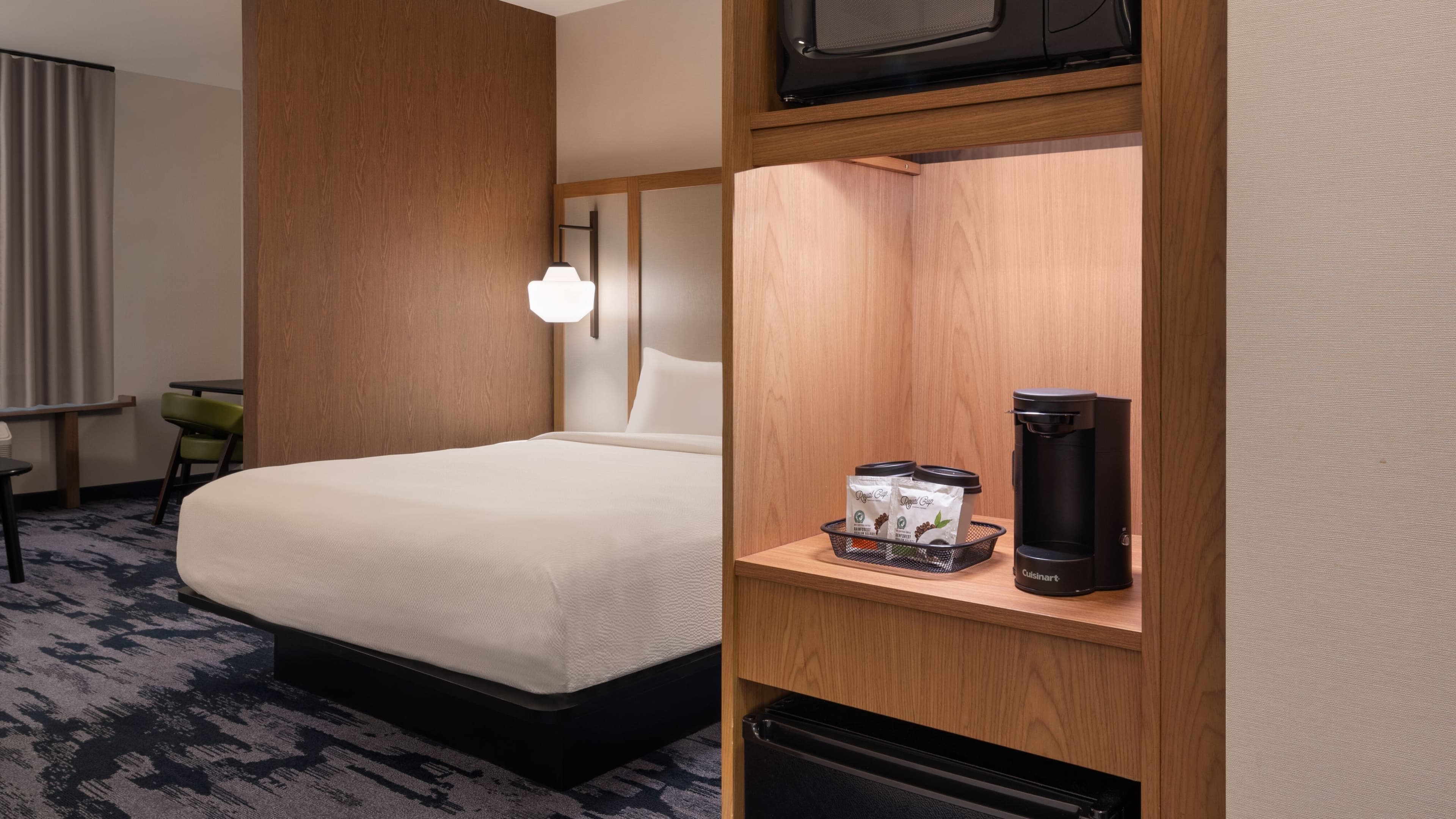 Fairfield Inn & Suites Cleveland Tiedeman Road - Image 3