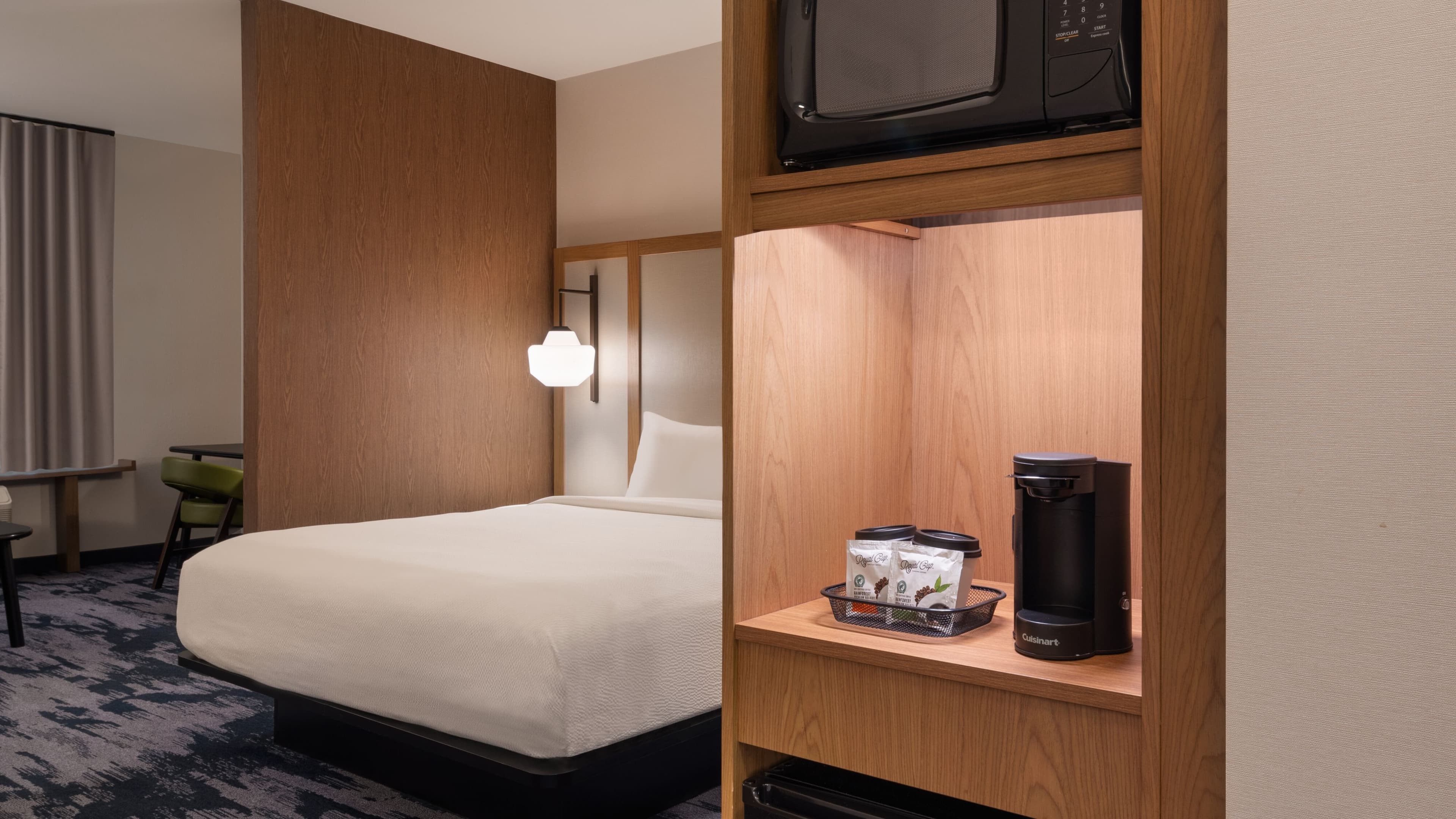 Fairfield Inn & Suites Cleveland Tiedeman Road — 6