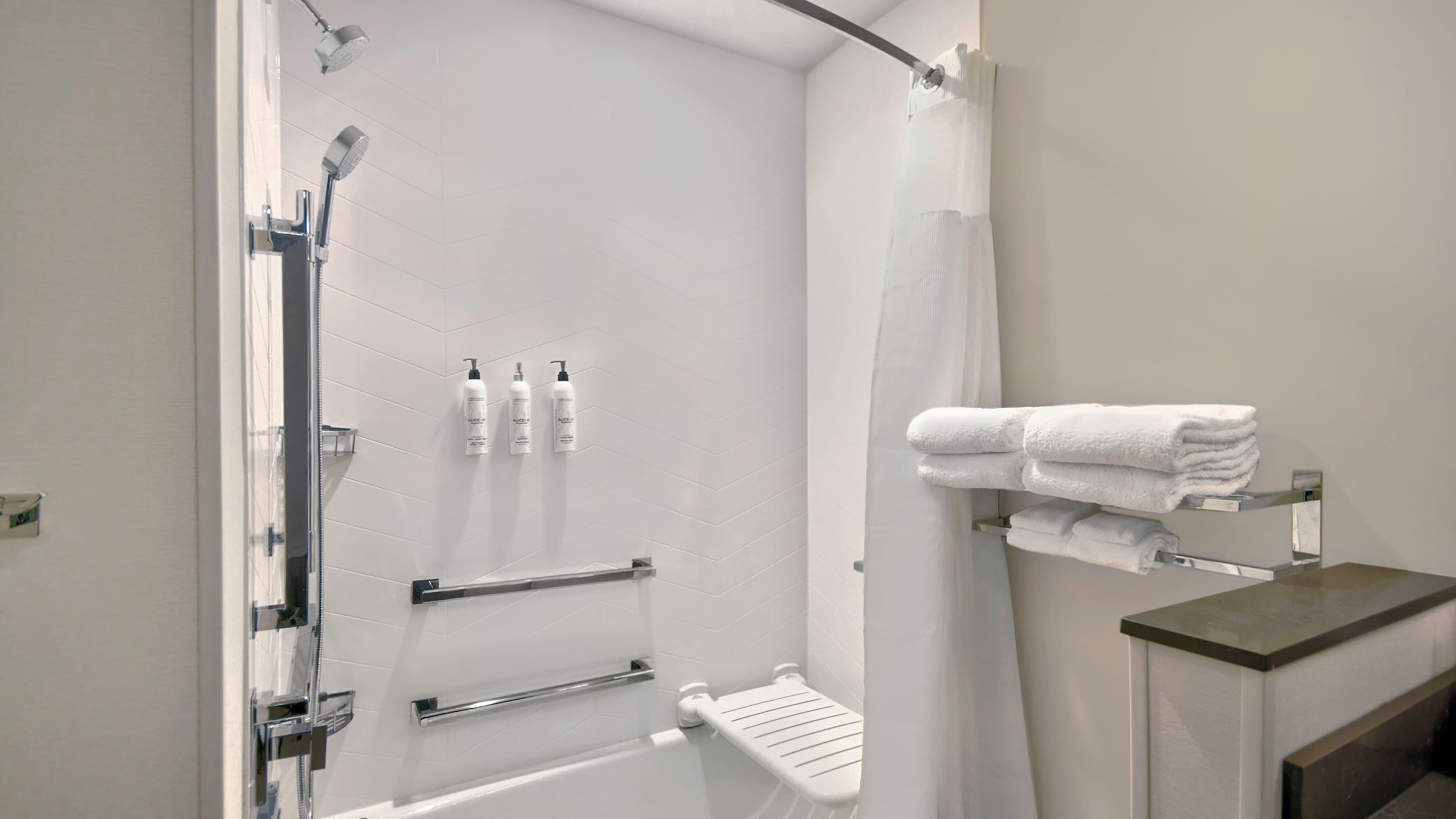 Fairfield Inn & Suites Cincinnati North/West Chester — 9