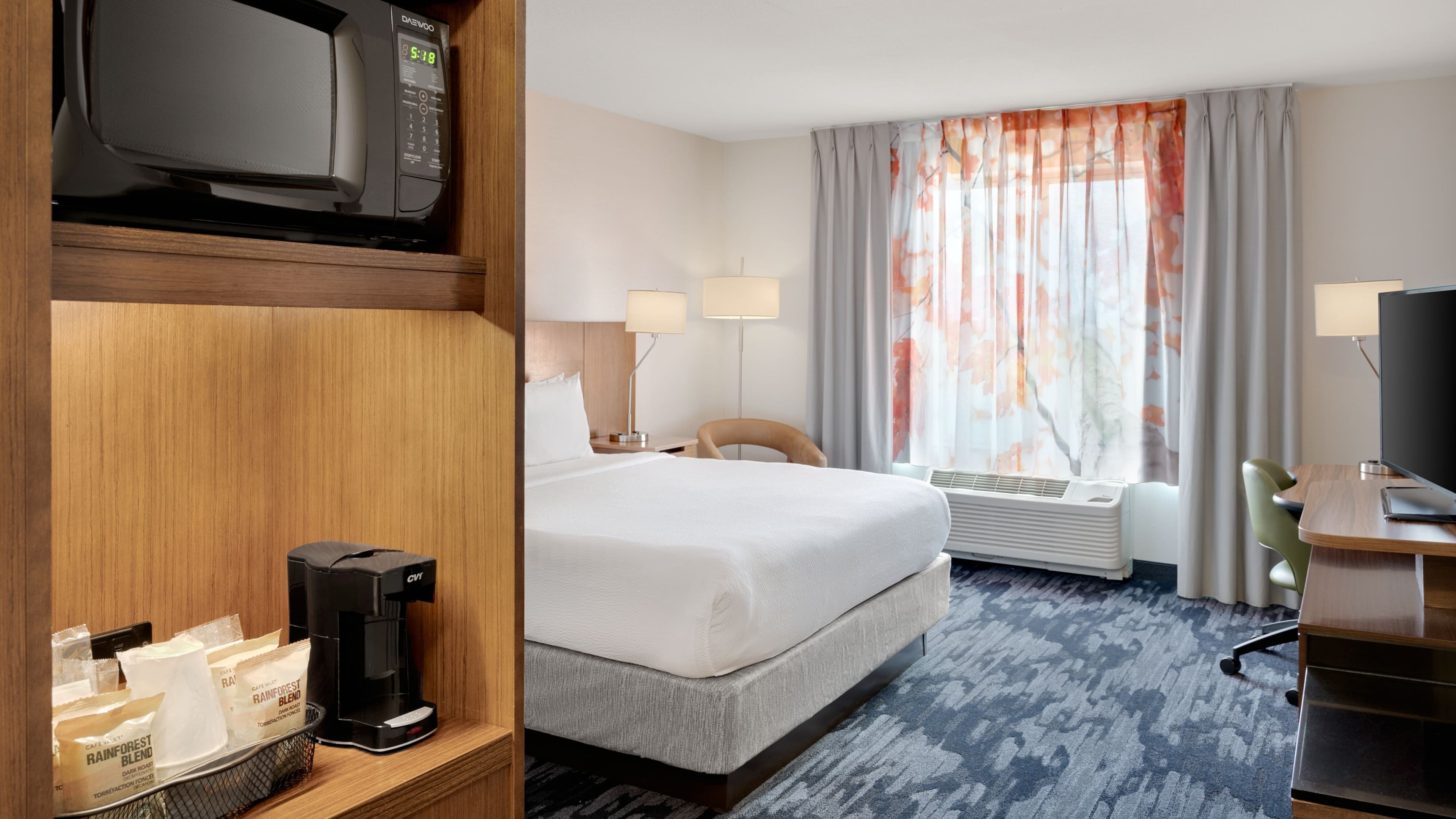 Fairfield Inn & Suites Cincinnati Uptown/University Area - Image 2