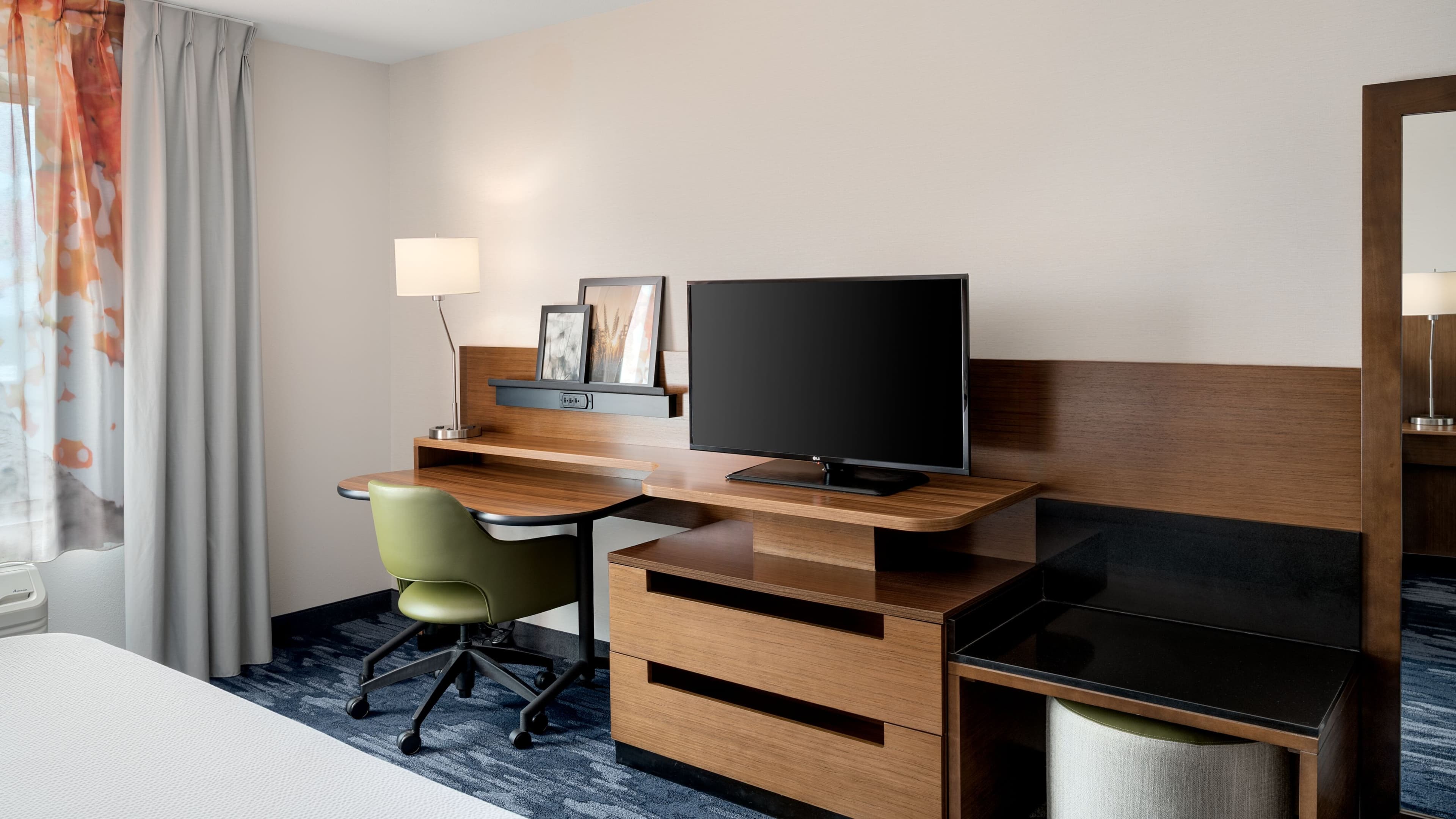 Fairfield Inn & Suites Cincinnati Uptown/University Area - Image 3