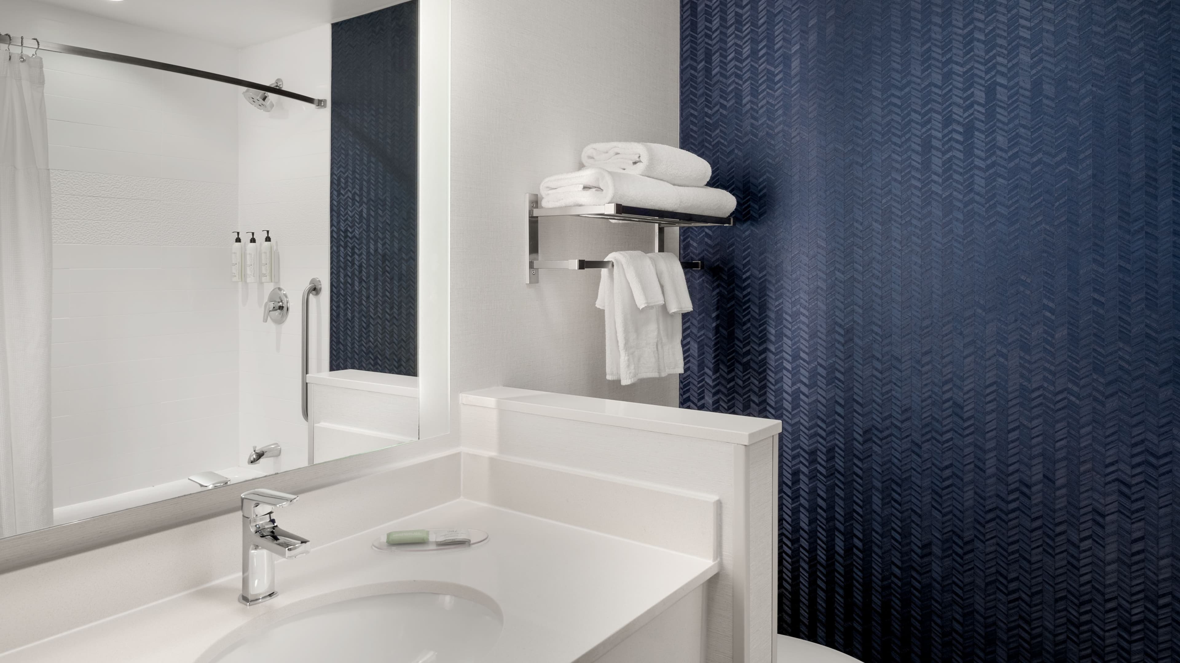 Fairfield Inn & Suites Cincinnati Uptown/University Area — 8