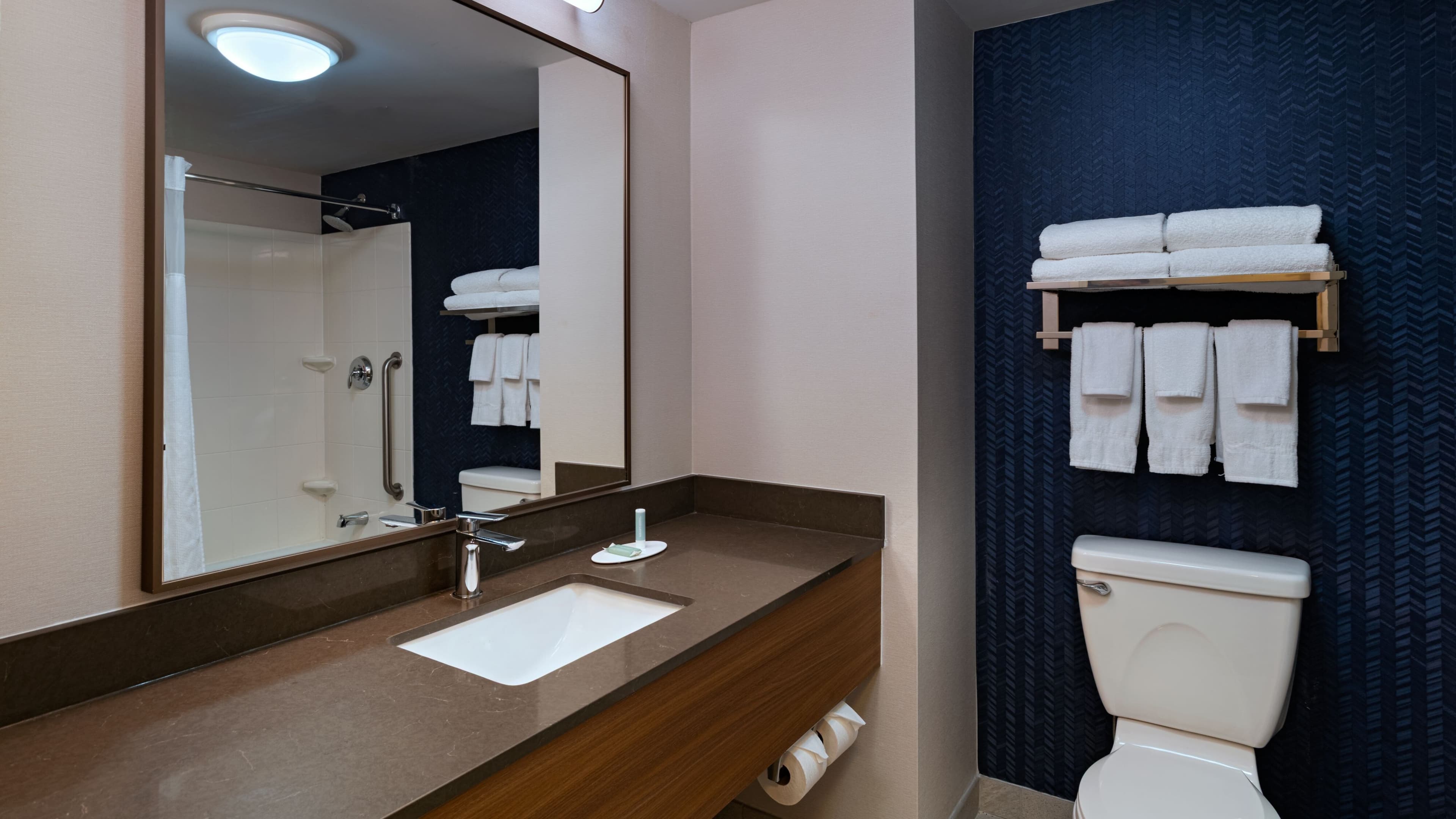 Fairfield Inn & Suites Edison-South Plainfield — 9