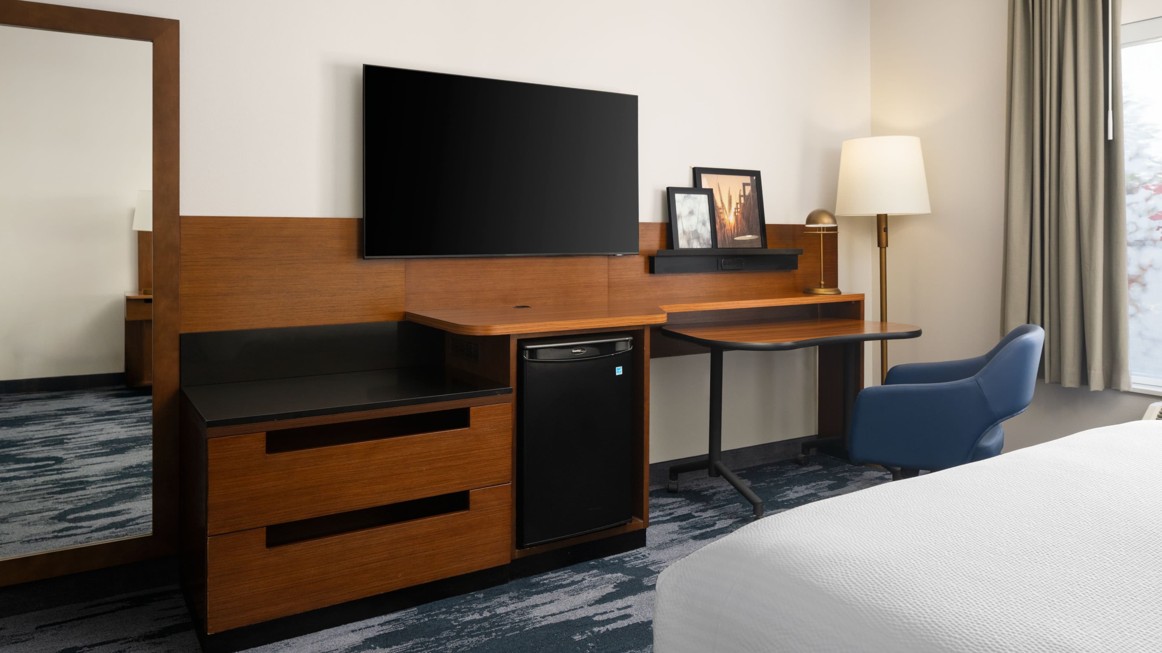 Fairfield Inn & Suites Newark Liberty International Airport — 8