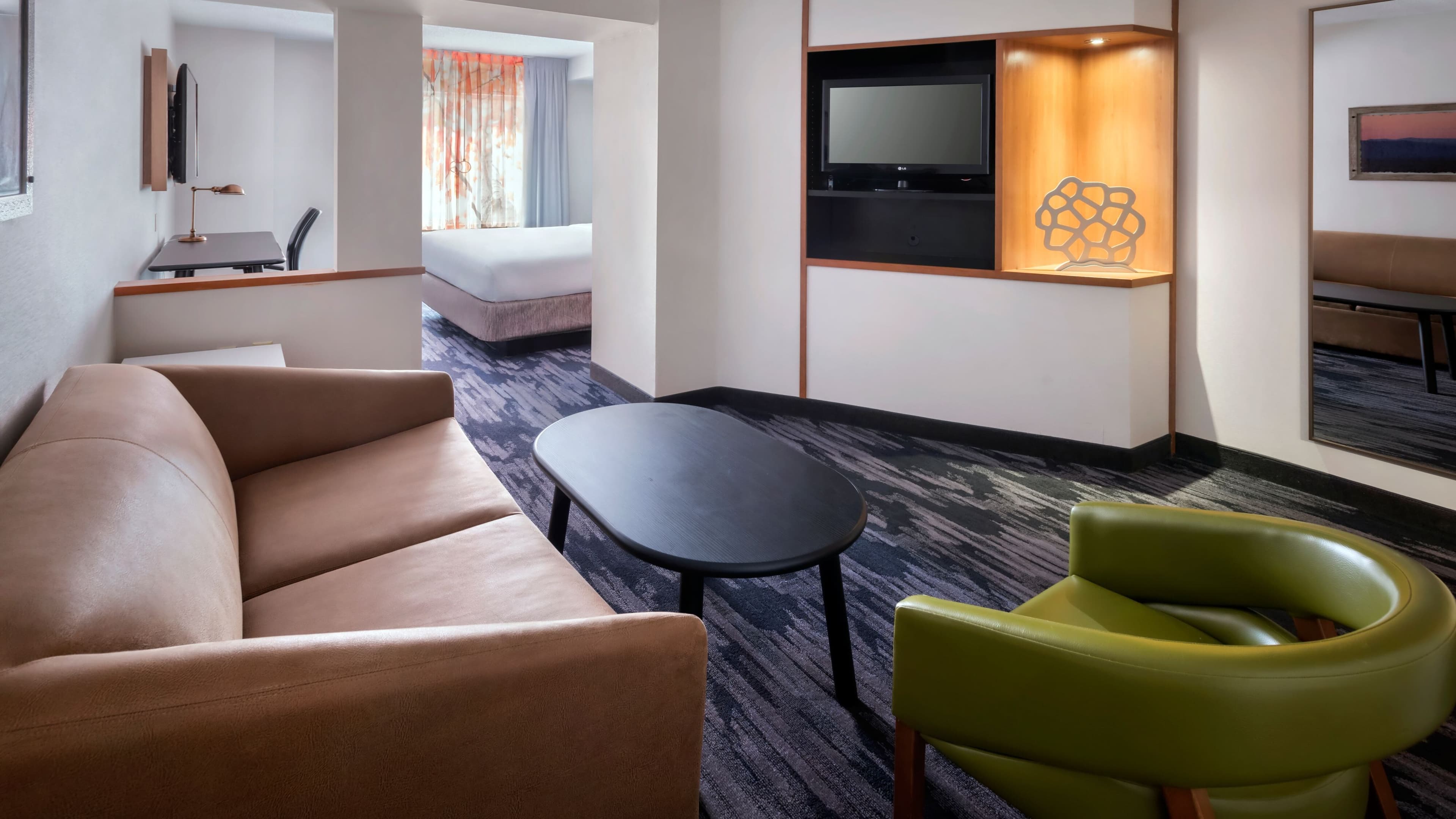 Holiday Inn Express & Suites Woodbridge — 8
