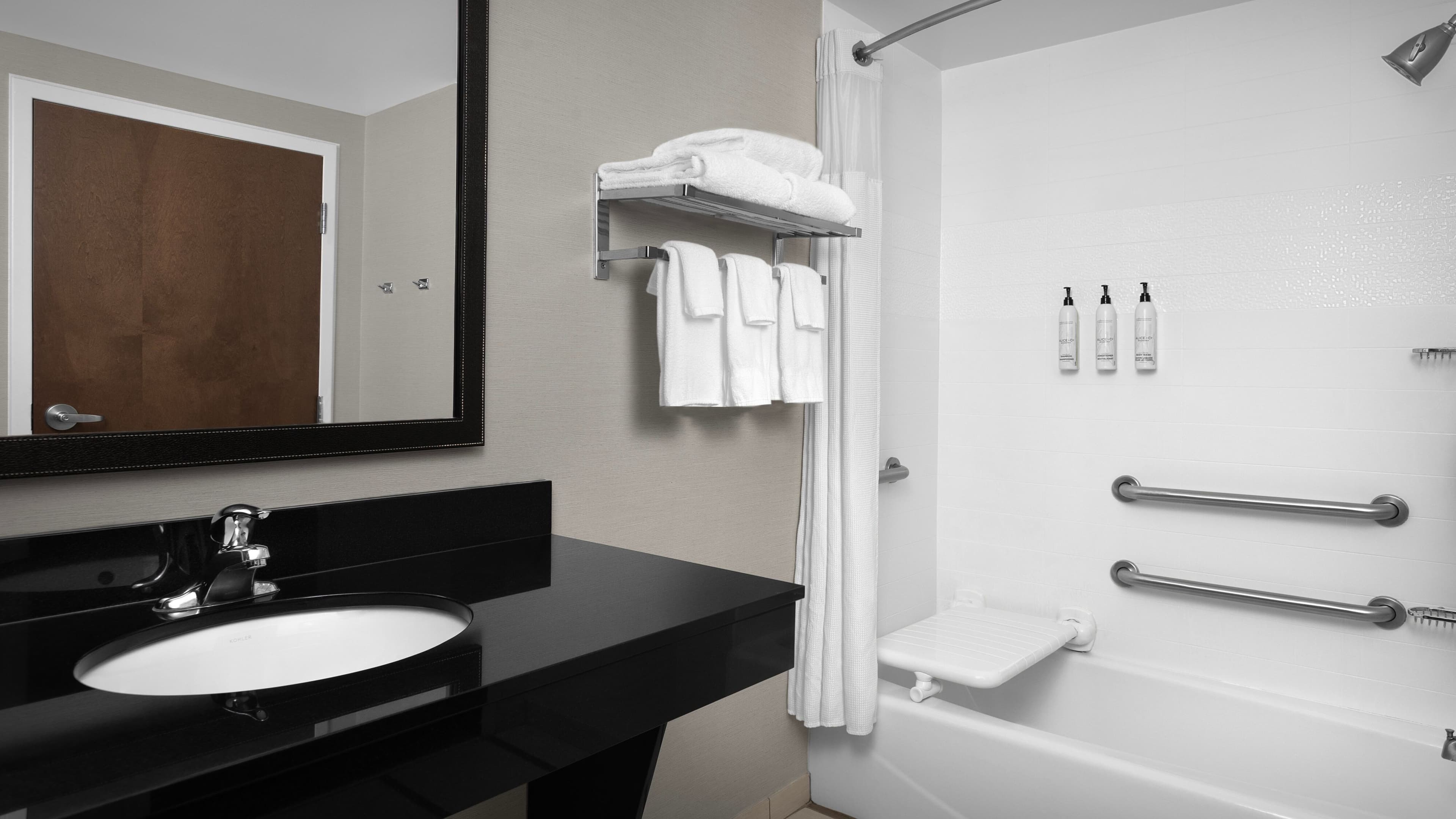 Fairfield Inn & Suites Fayetteville North — 9