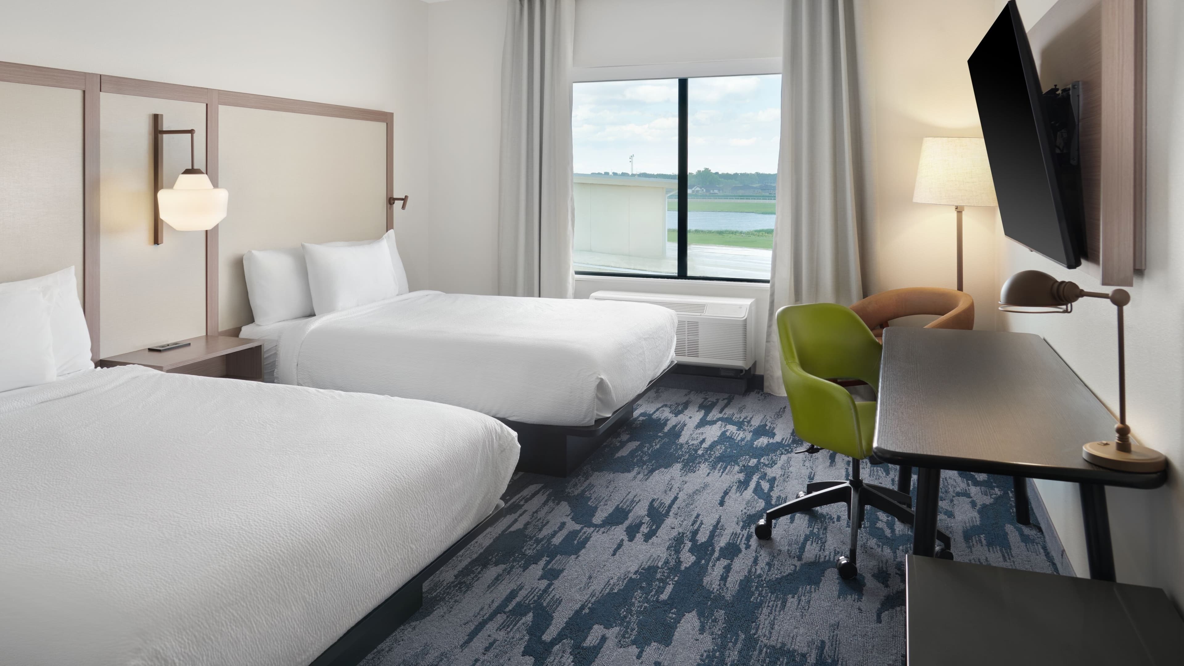 Fairfield Inn & Suites Columbus — 8