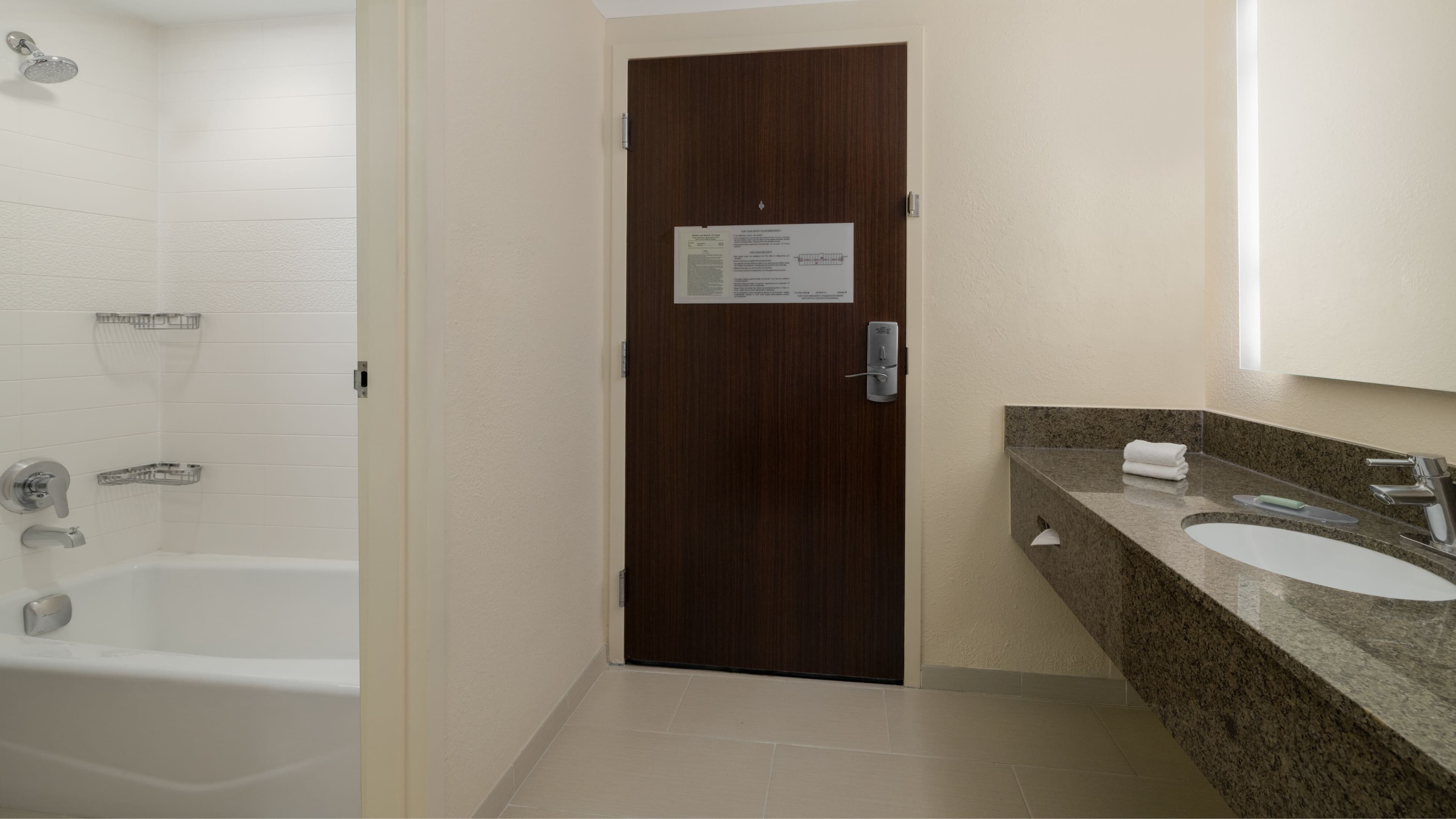 Fairfield Inn & Suites Herndon Reston — 5
