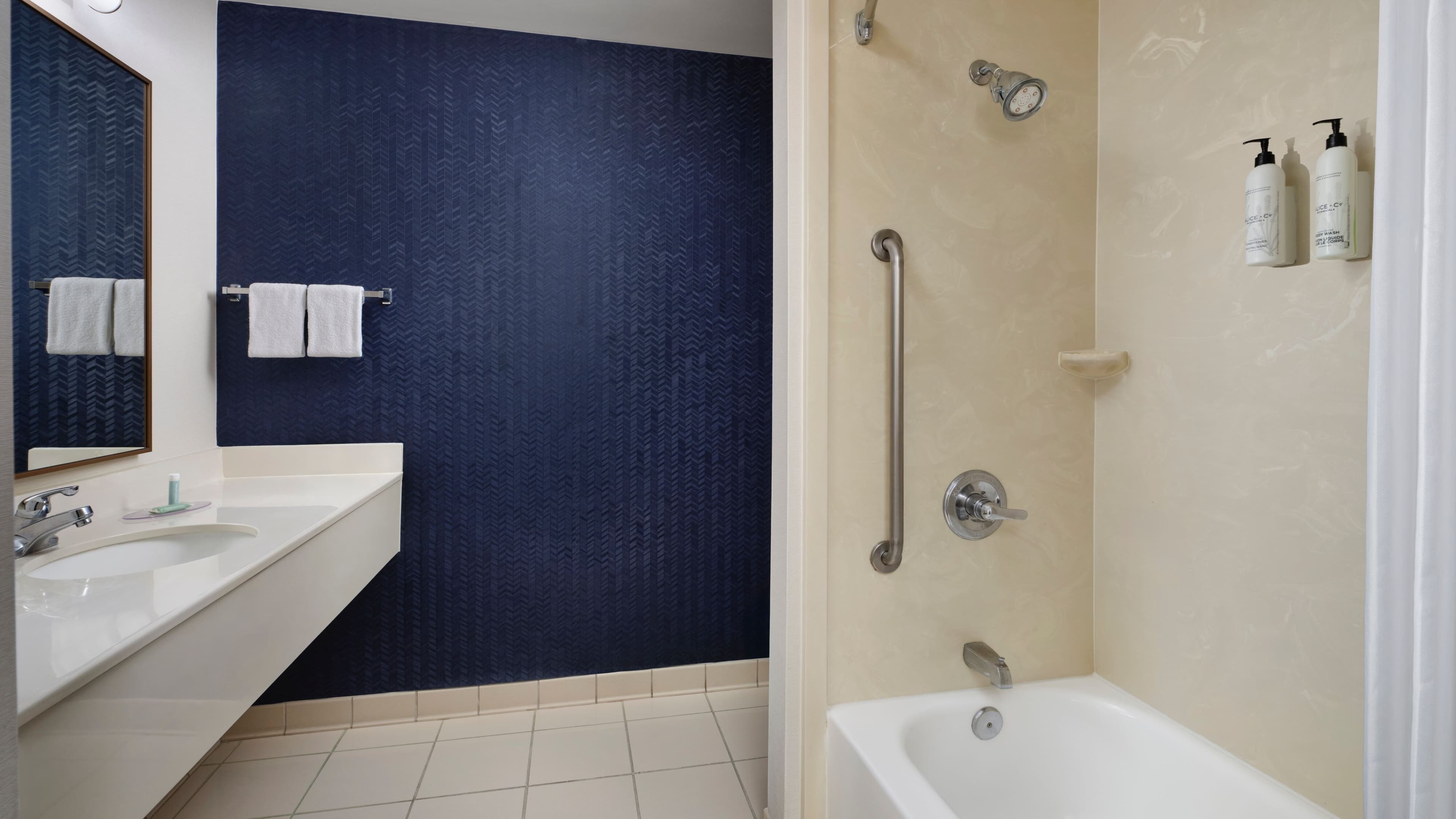Fairfield Inn & Suites Indianapolis East - Image 3