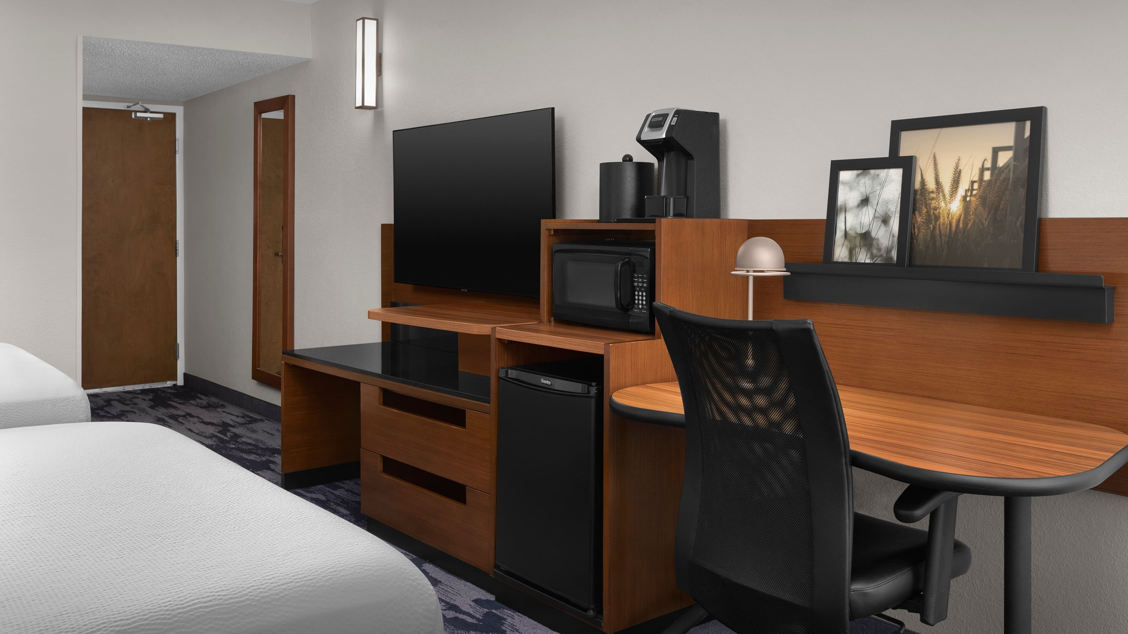 Fairfield Inn & Suites Winston-Salem Hanes Mall - Image 3