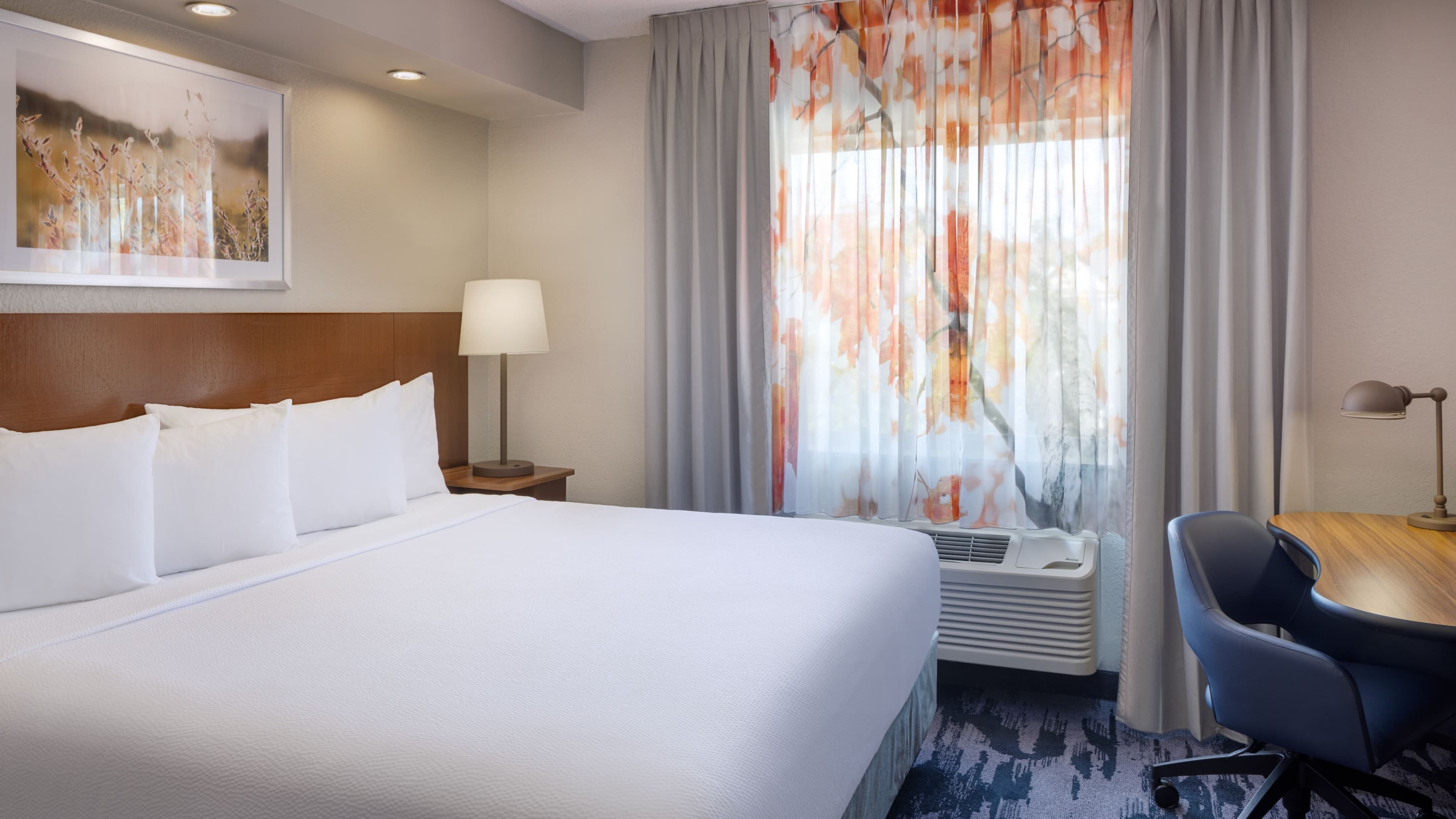 Fairfield Inn & Suites Jacksonville Airport - Image 2