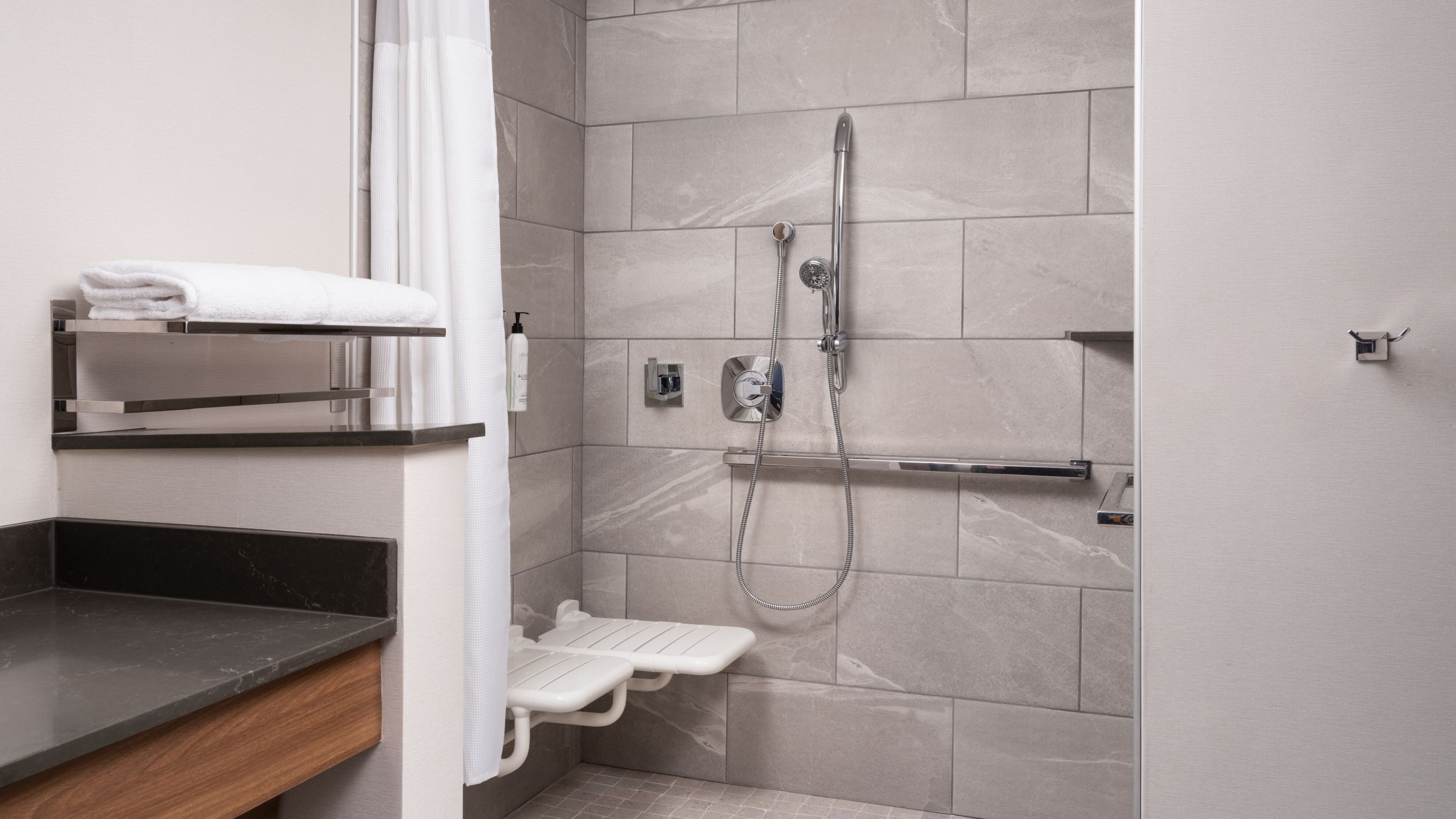 Fairfield Inn & Suites Waycross — 8