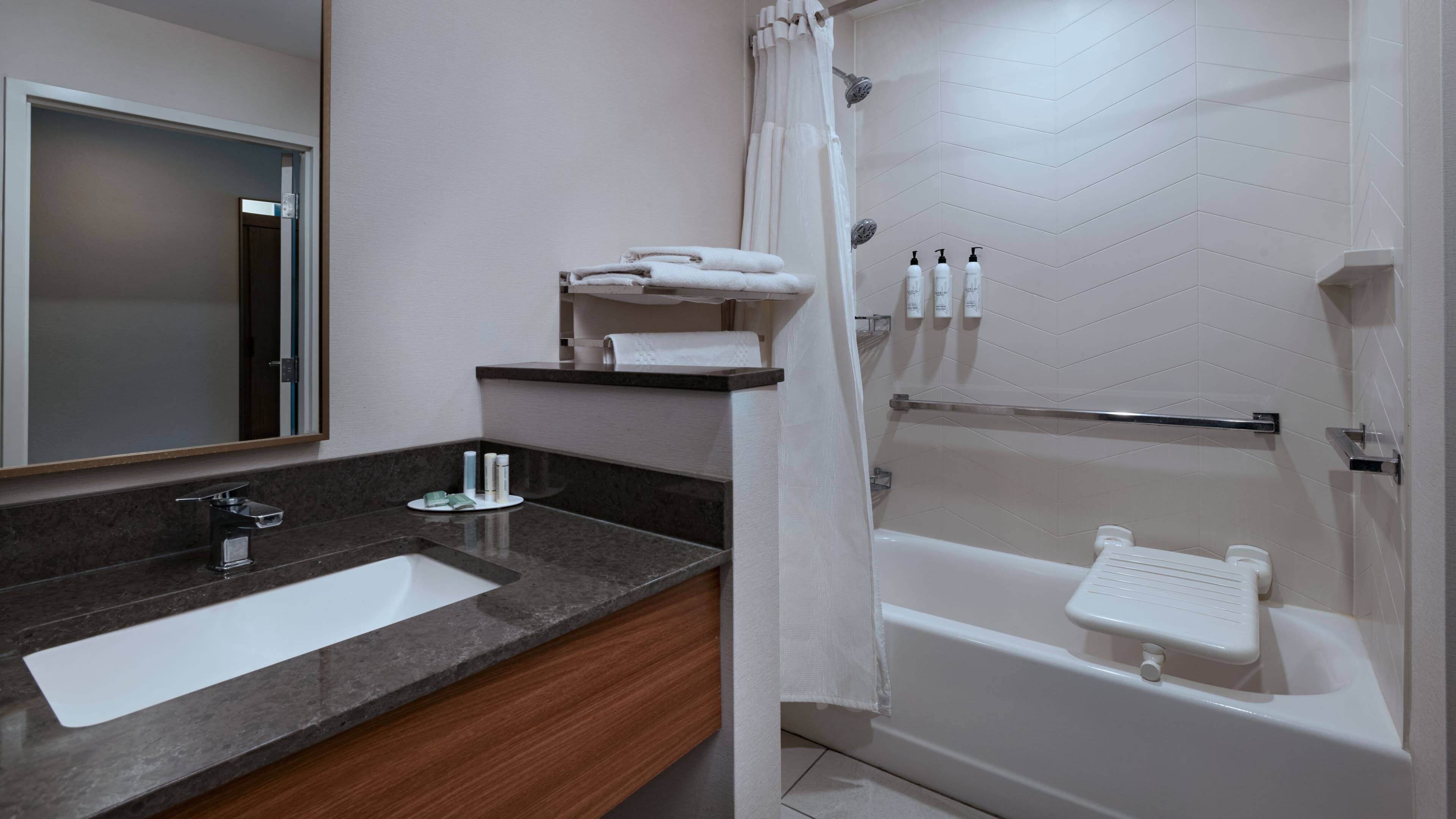 Fairfield Inn & Suites Lincoln Crete - Image 4