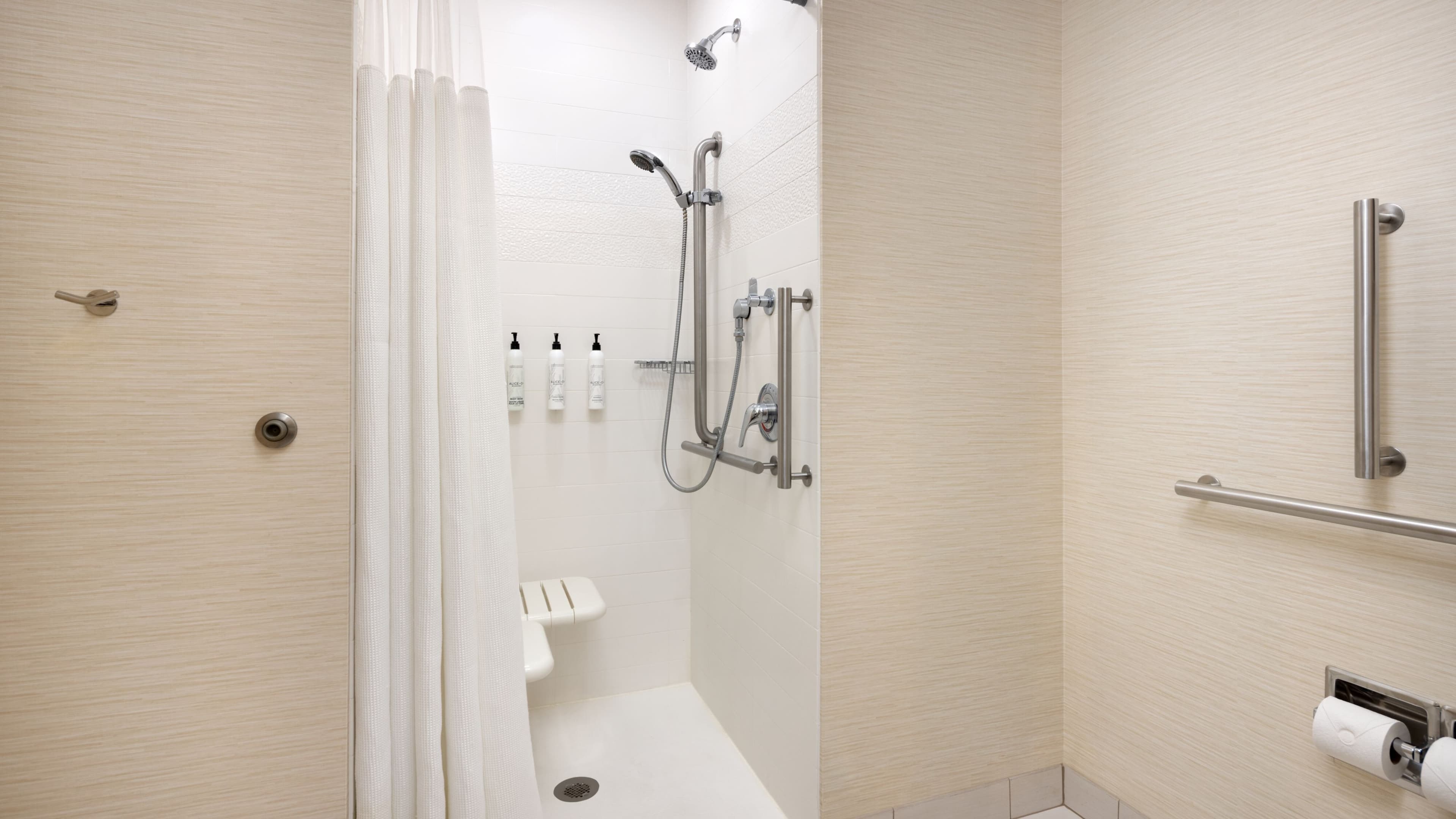 Fairfield Inn & Suites Lincoln Southeast — 10