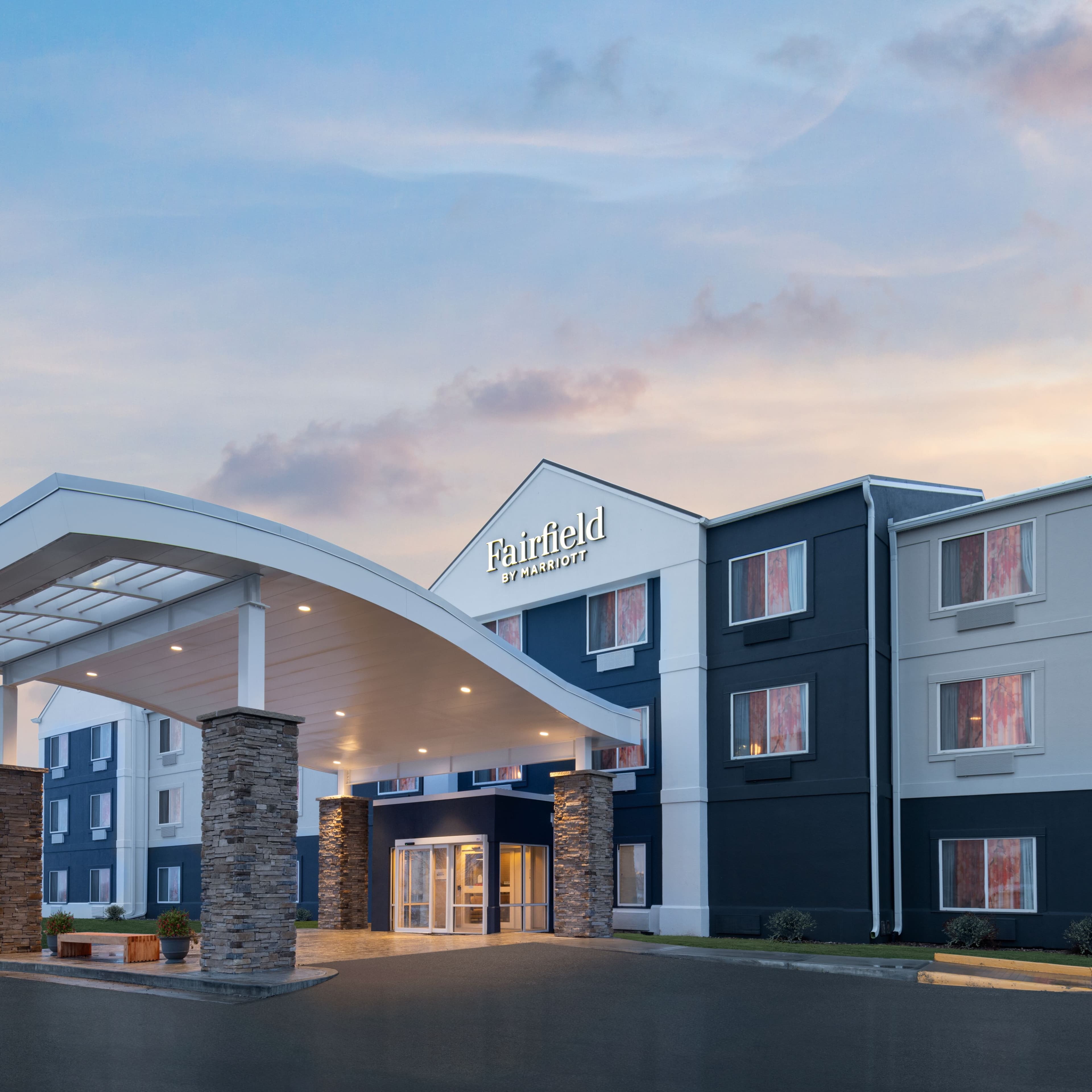 Fairfield Inn & Suites Kansas City Airport - Image 1