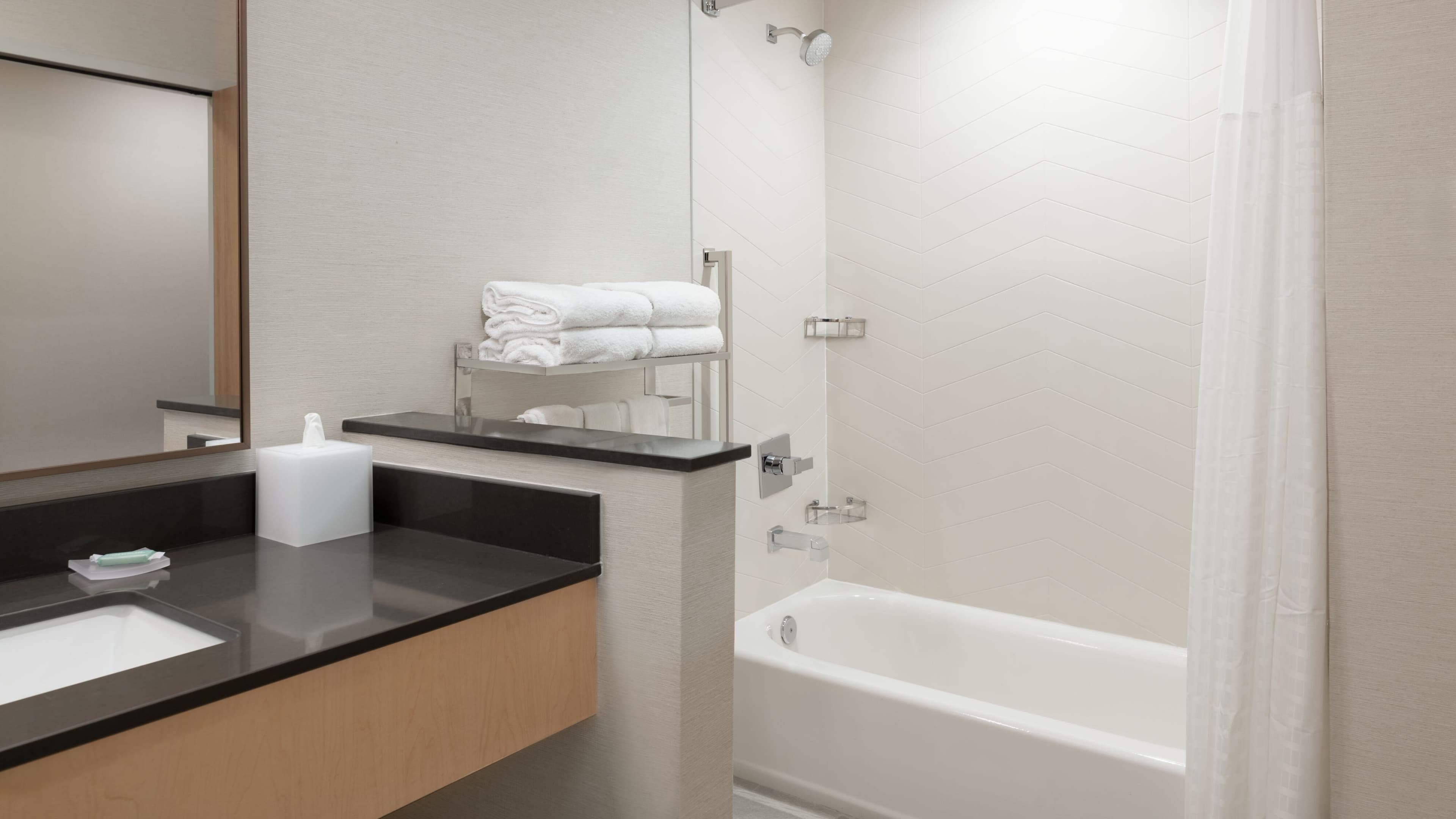 Fairfield Inn & Suites Kansas City at The Legends — 12