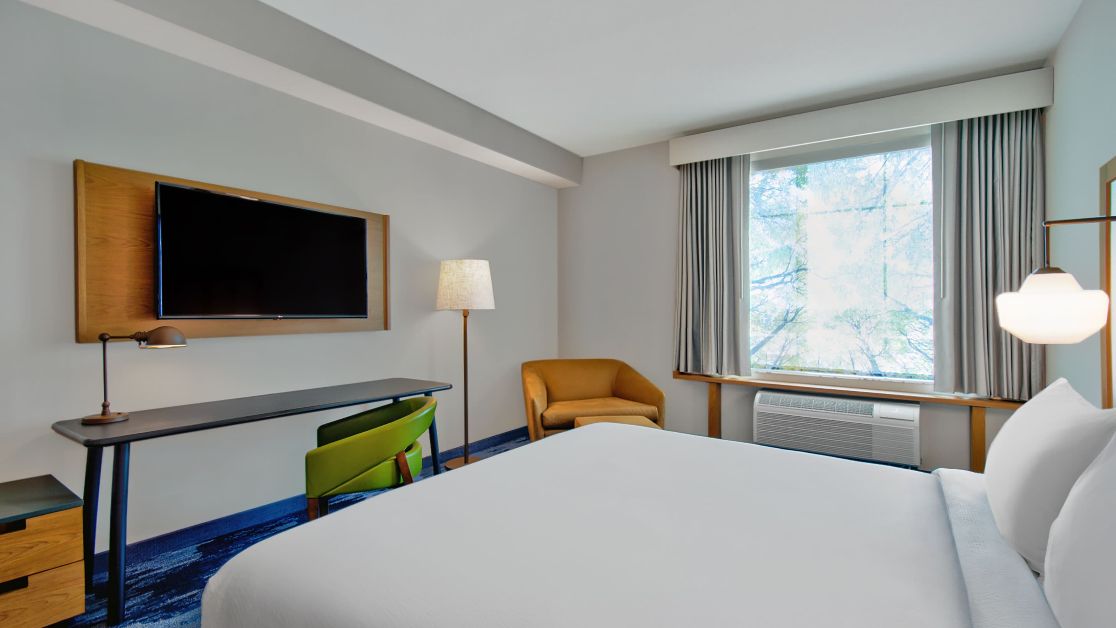 Fairfield Inn & Suites Orlando at FLAMINGO CROSSINGS® Town Center - Image 3
