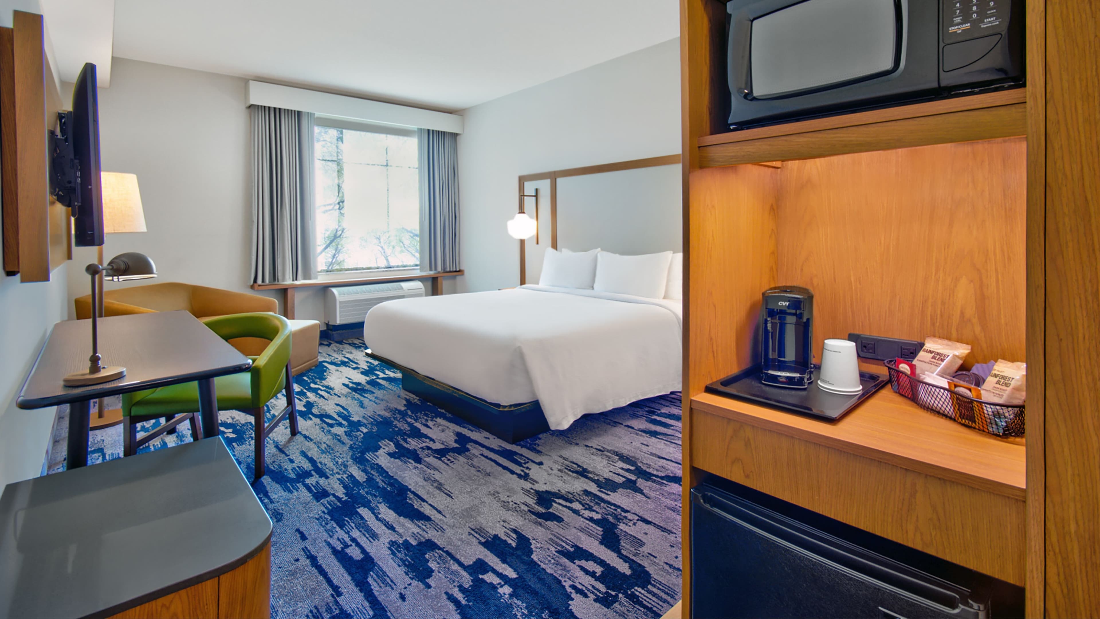 Fairfield Inn & Suites Orlando at FLAMINGO CROSSINGS® Town Center - Image 4