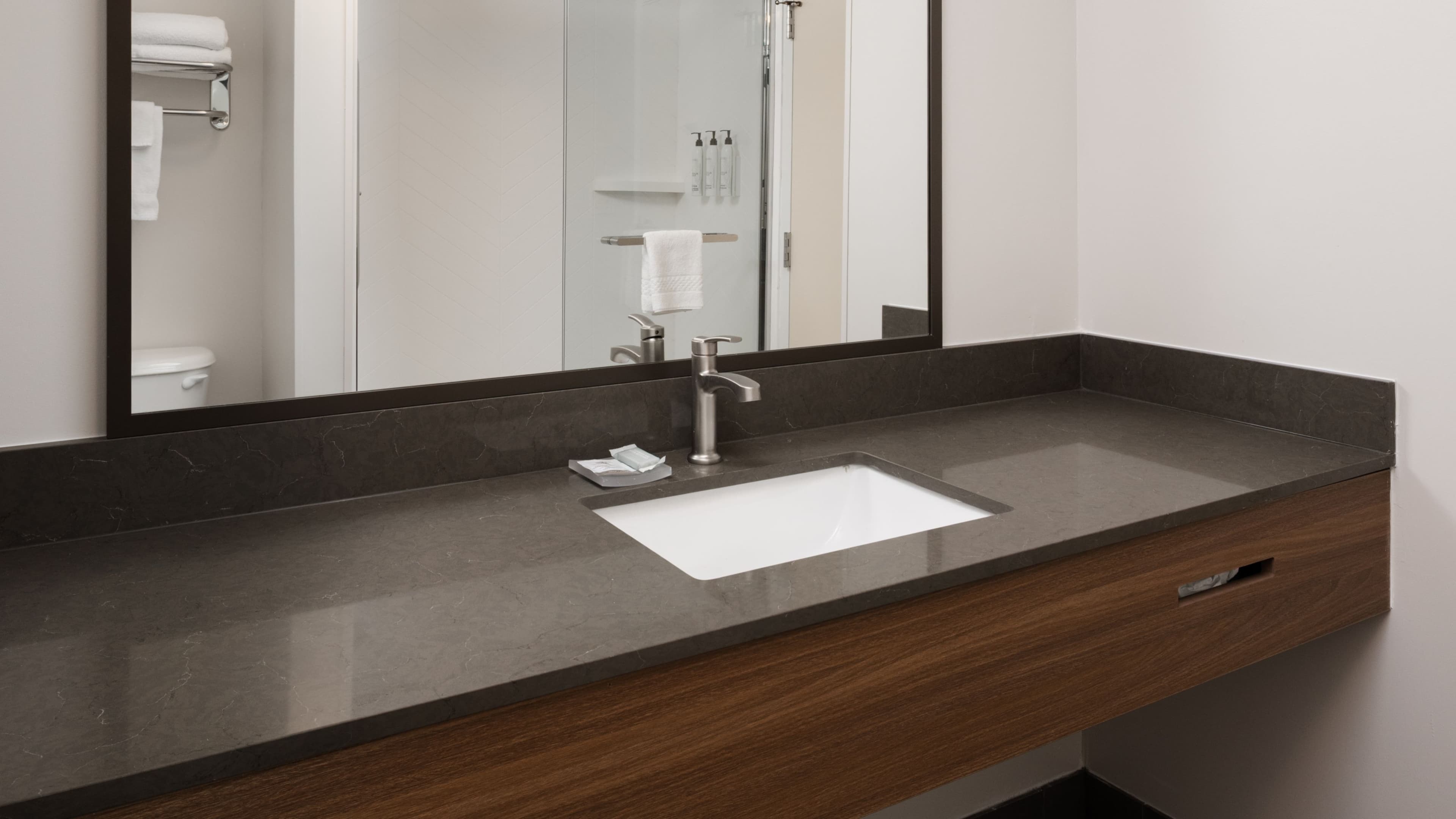 Fairfield Inn & Suites Muskegon Norton Shores - Image 5