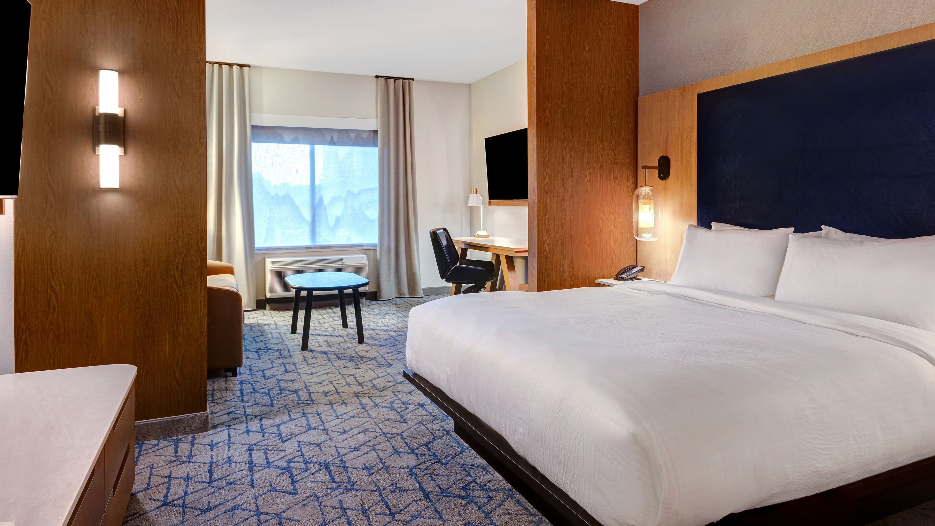 Fairfield Inn & Suites Minneapolis Downtown — 10
