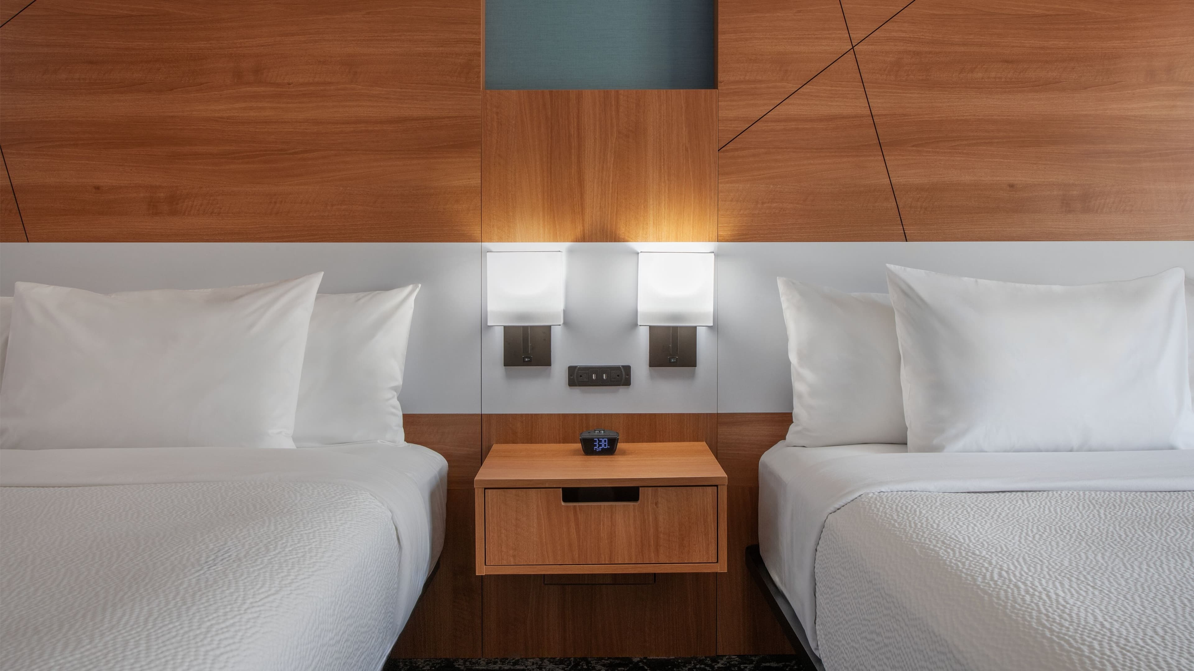Fairfield Inn & Suites Oakland Hayward — 12
