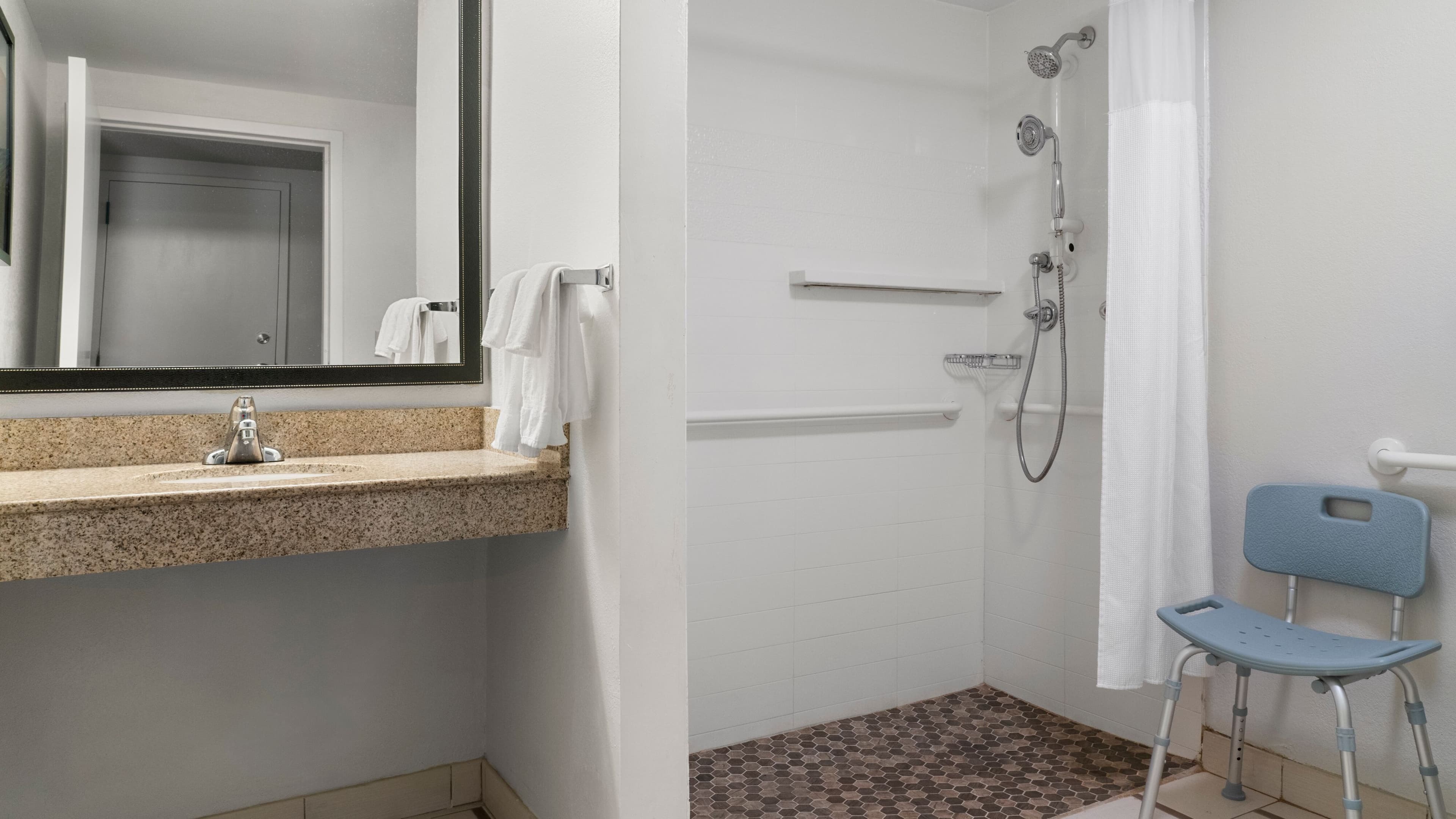 Fairfield Inn & Suites Chesapeake Suffolk — 7