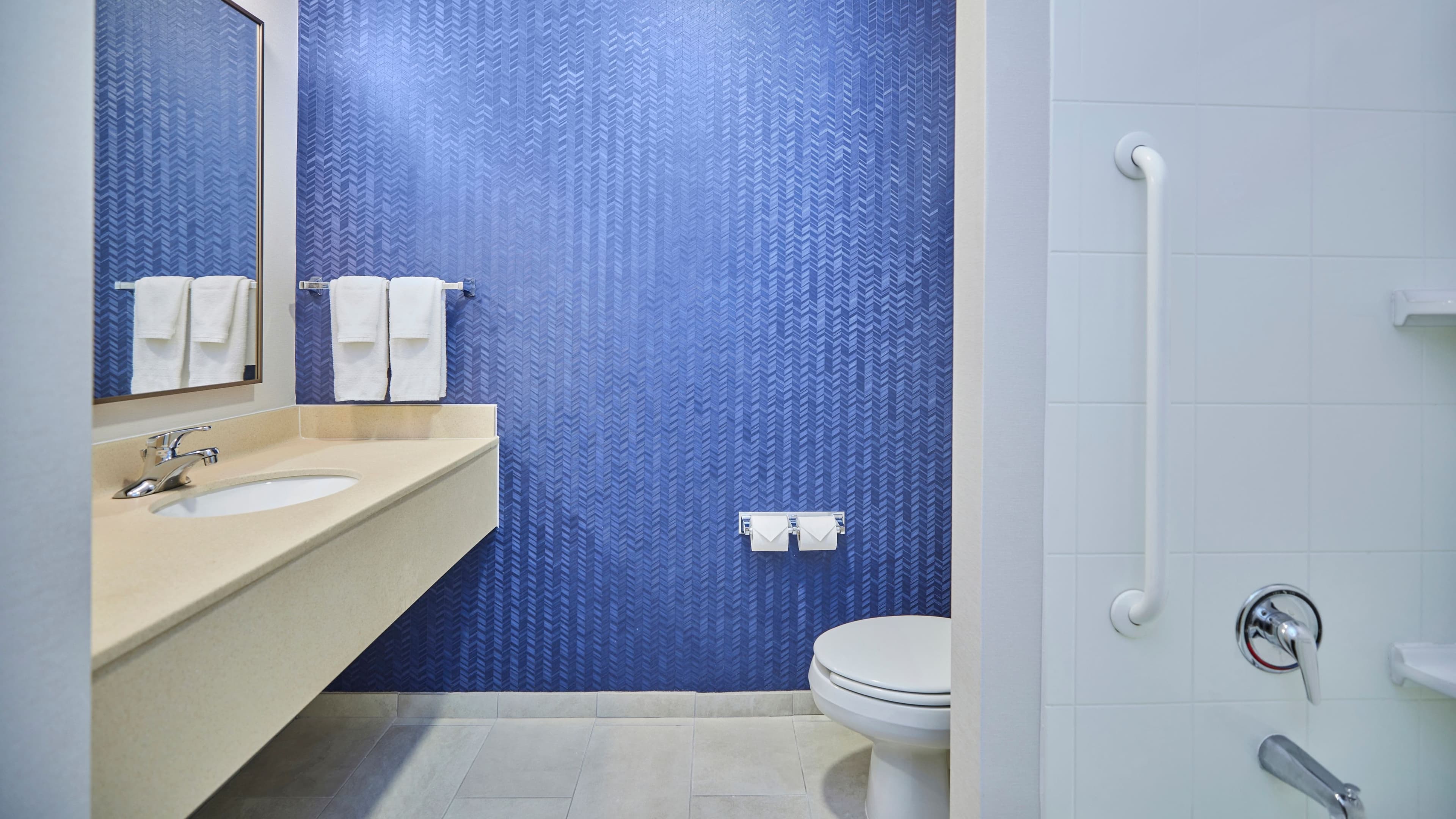 Fairfield Inn & Suites Burlington — 9