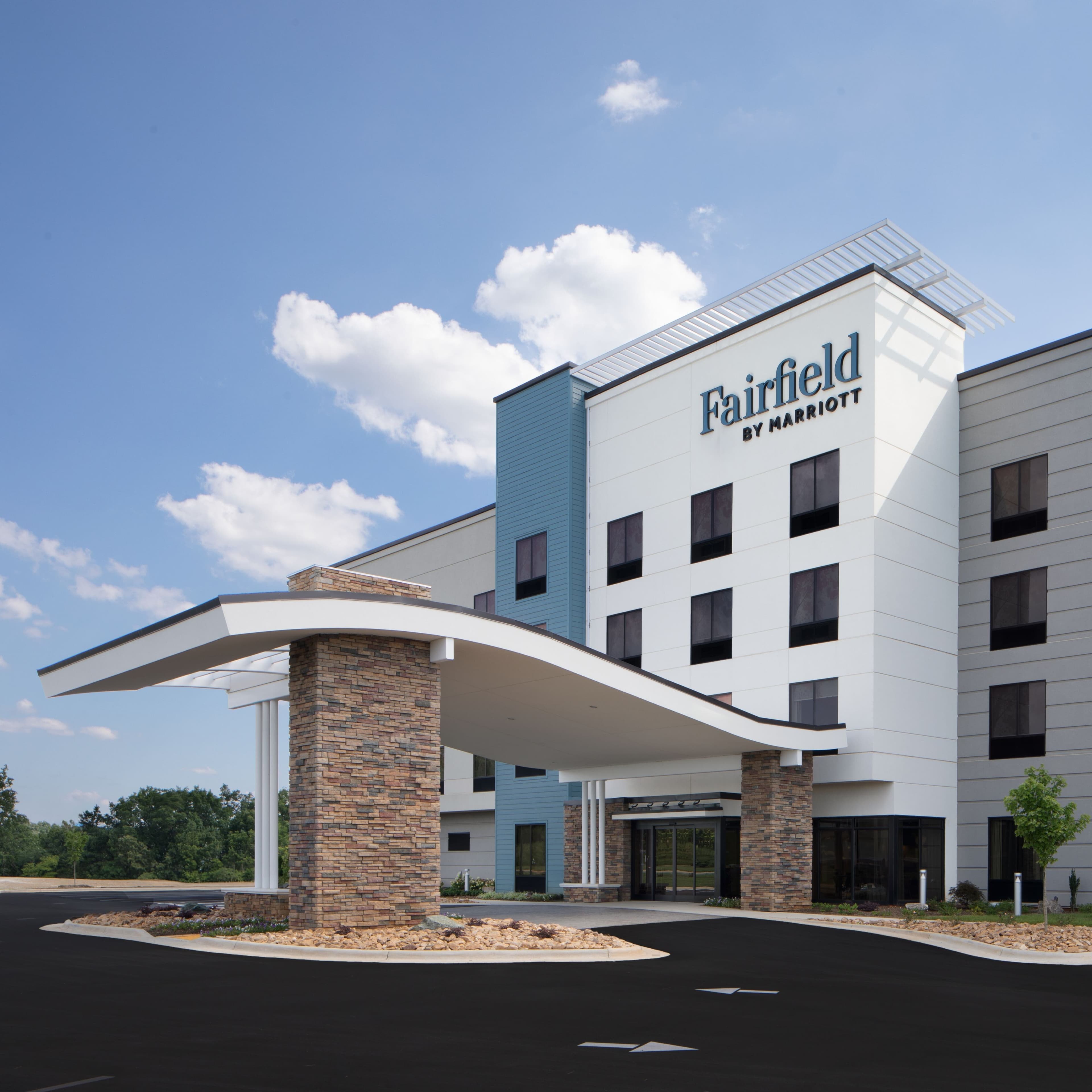 Fairfield Inn & Suites Whitsett Greensboro East - Image 1
