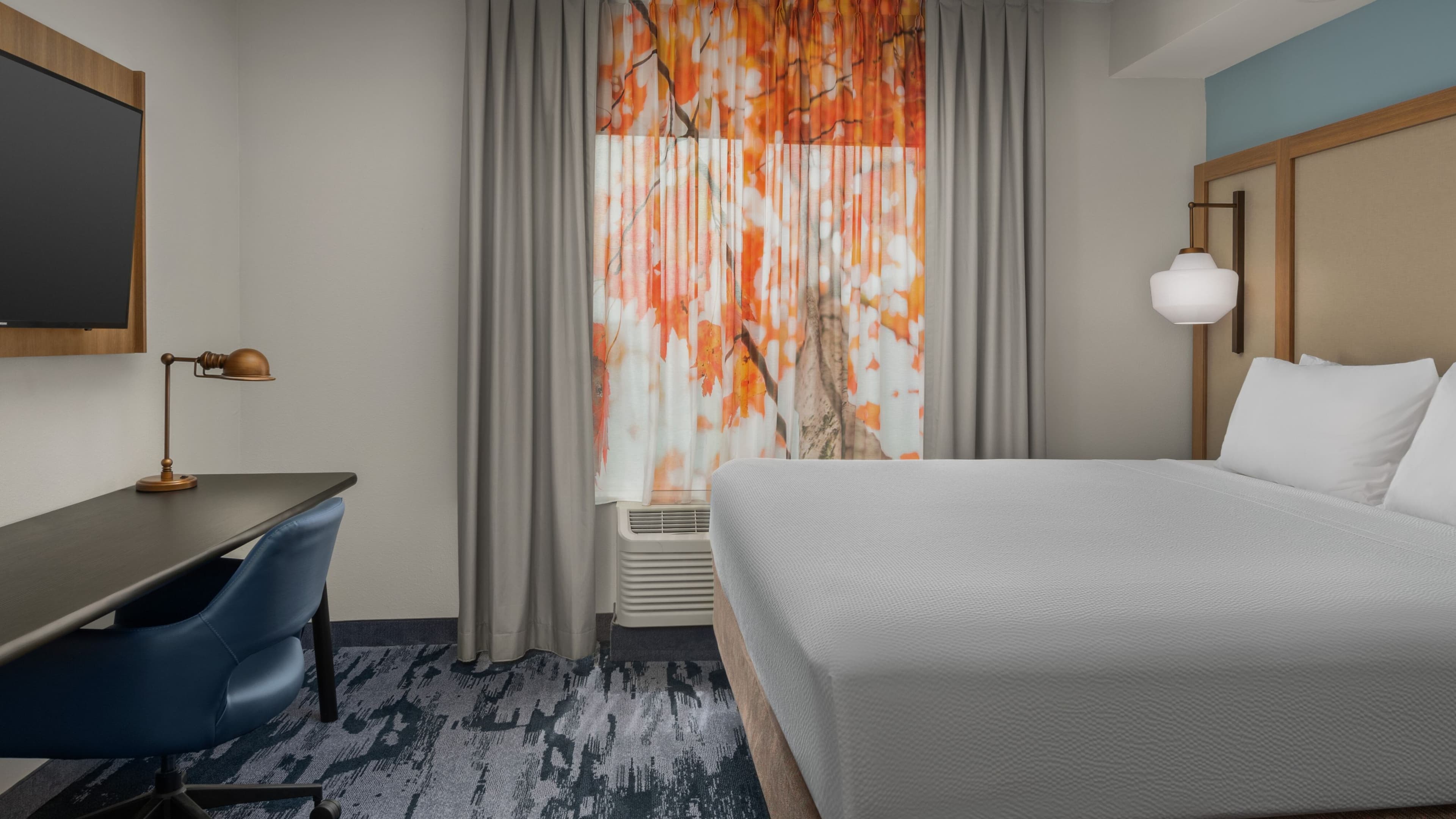 Fairfield Inn & Suites Roanoke Hollins/I-81 - Image 3