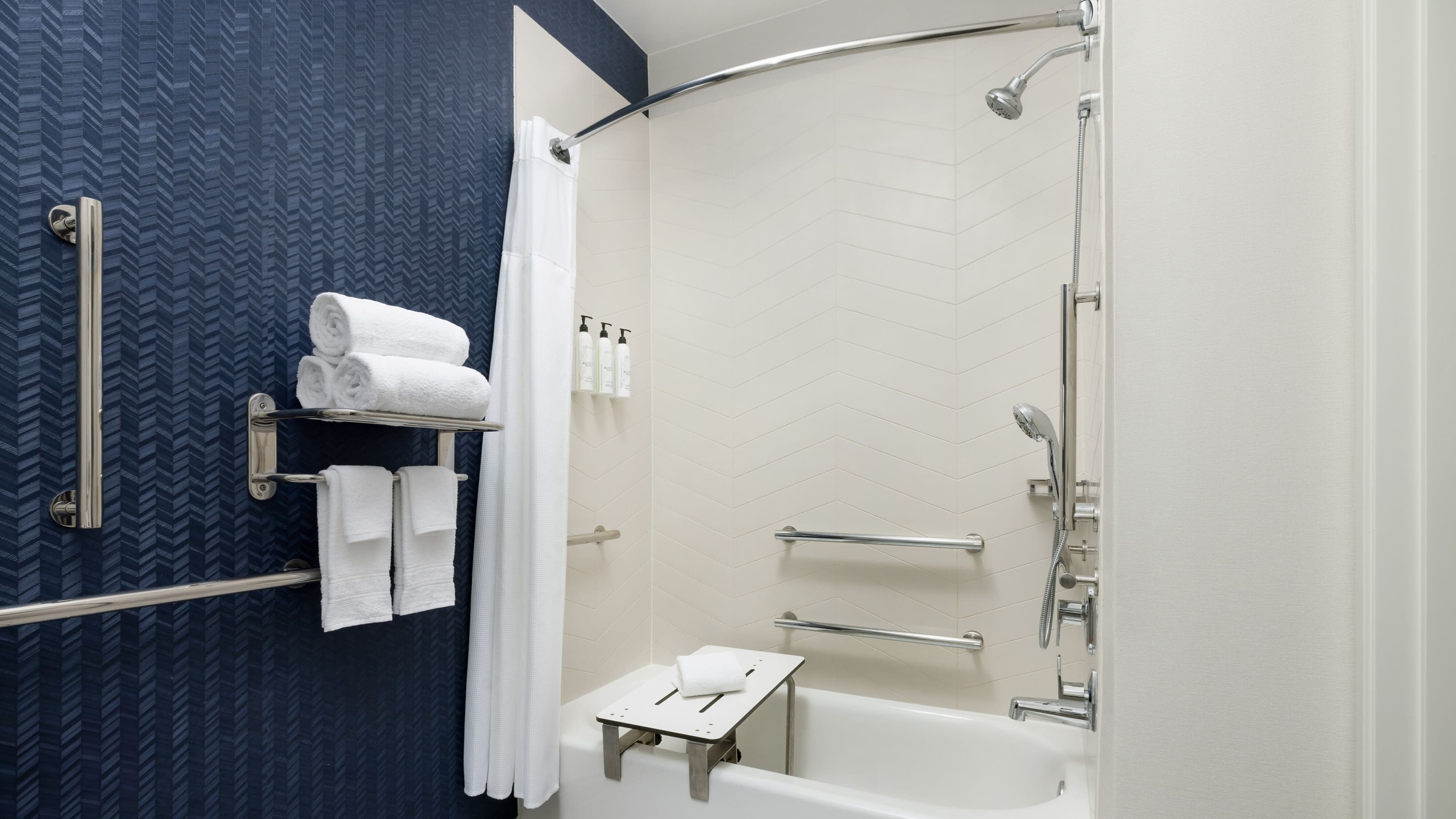 Fairfield Inn Tracy — 12