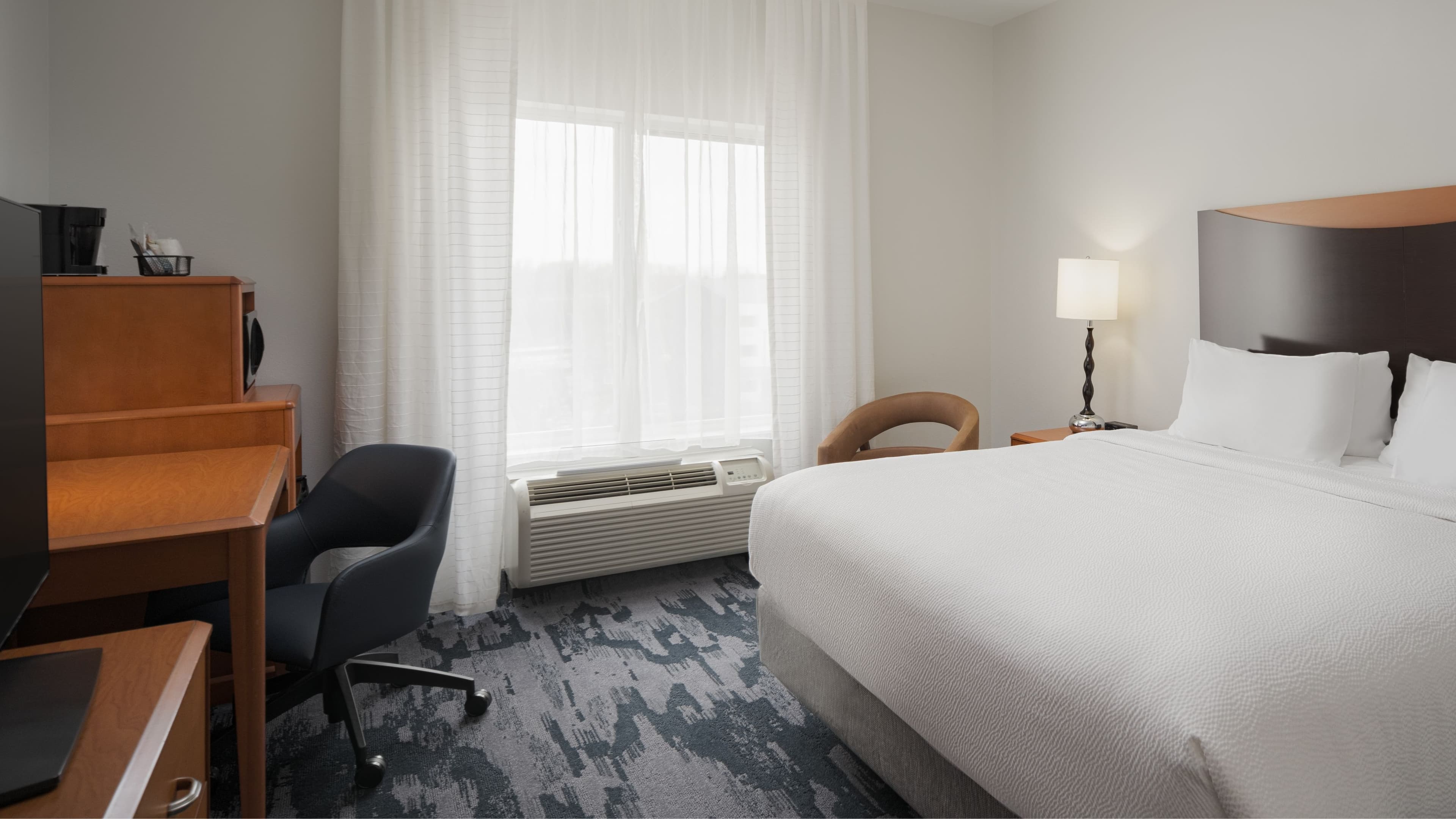 Fairfield Inn & Suites Louisville East - Image 2