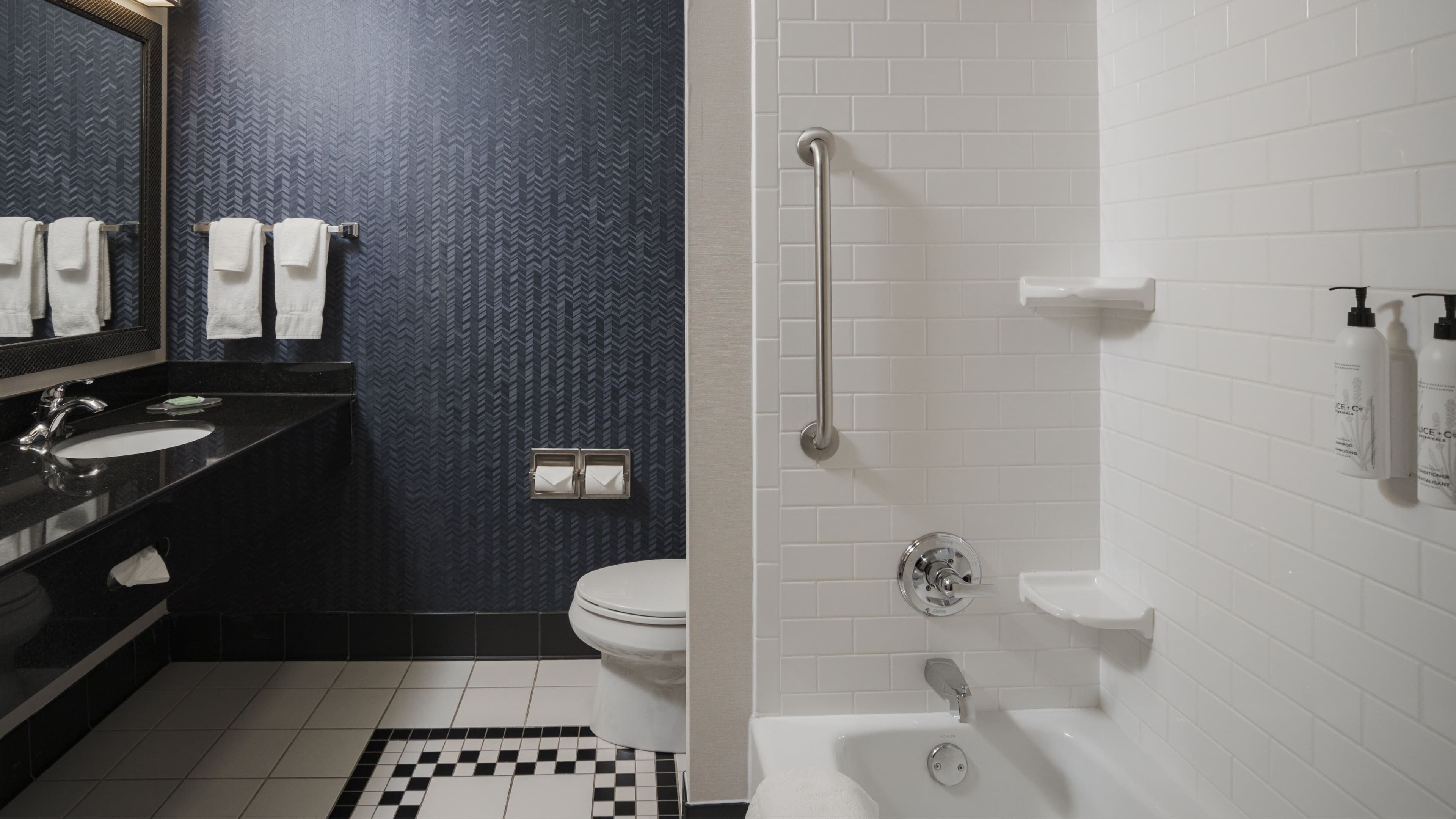 Fairfield Inn & Suites Louisville East — 6