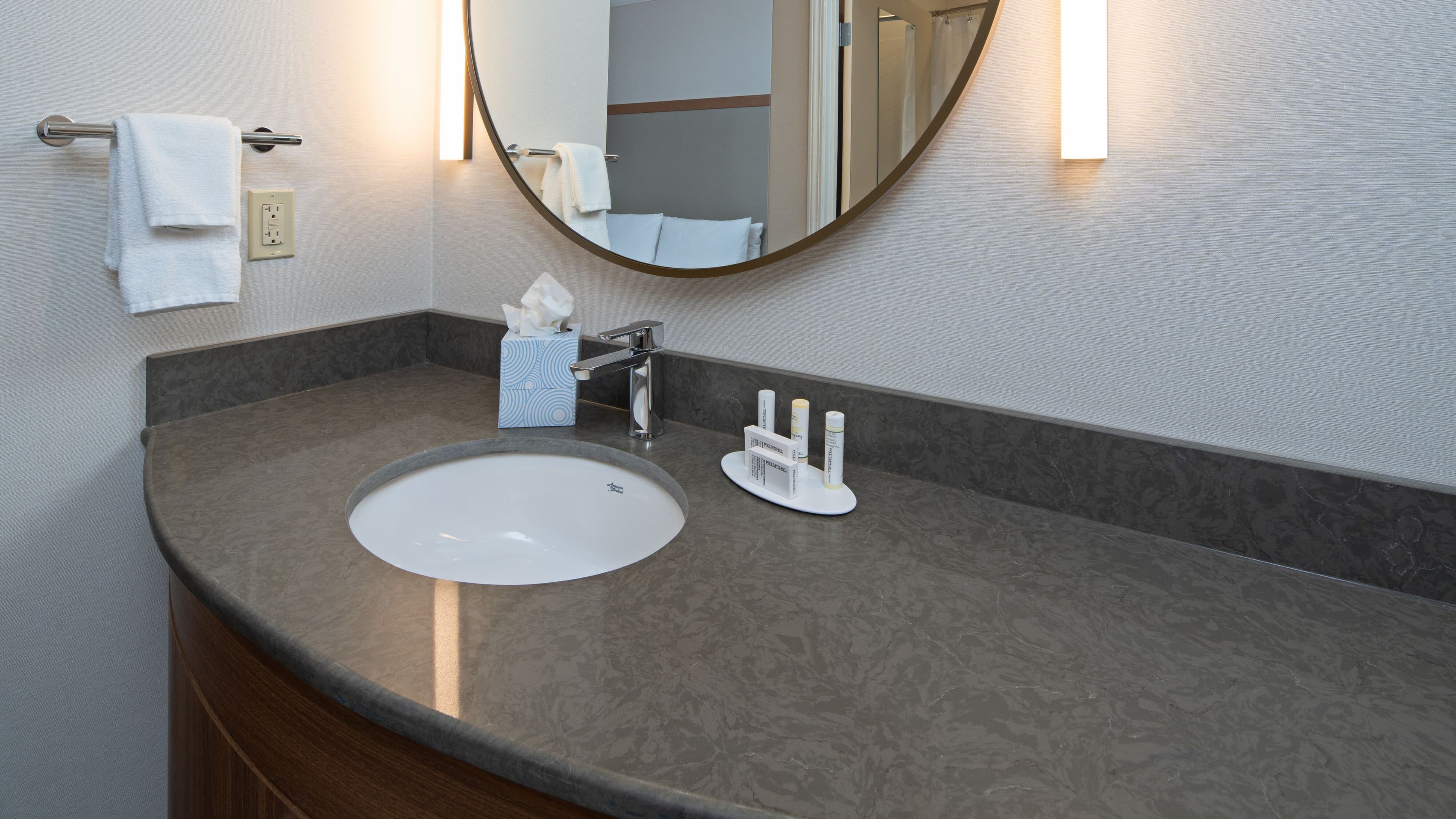 Fairfield Inn & Suites Seattle Sea-Tac Airport - Image 4