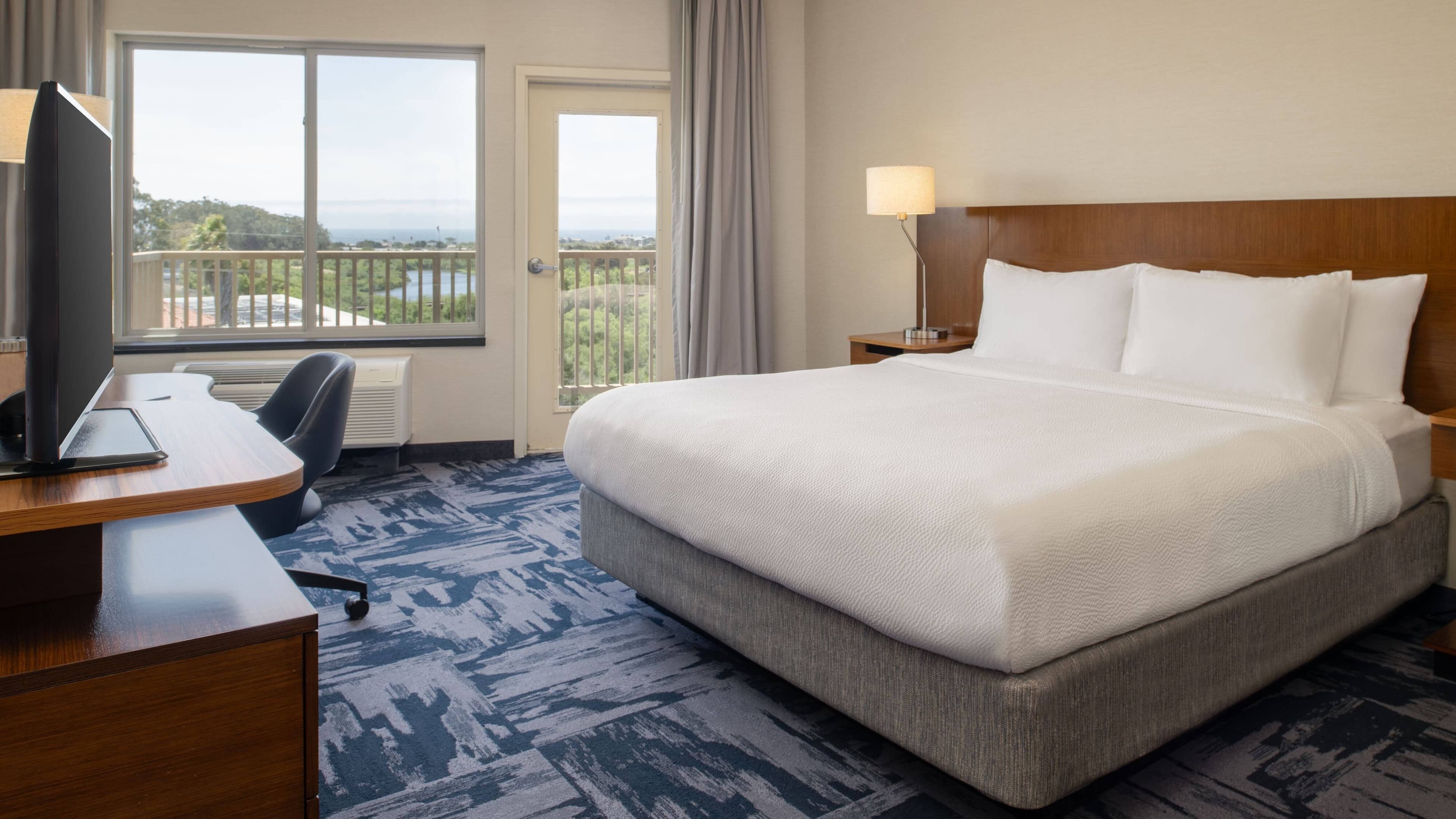 Fairfield Inn & Suites Santa Cruz — 11